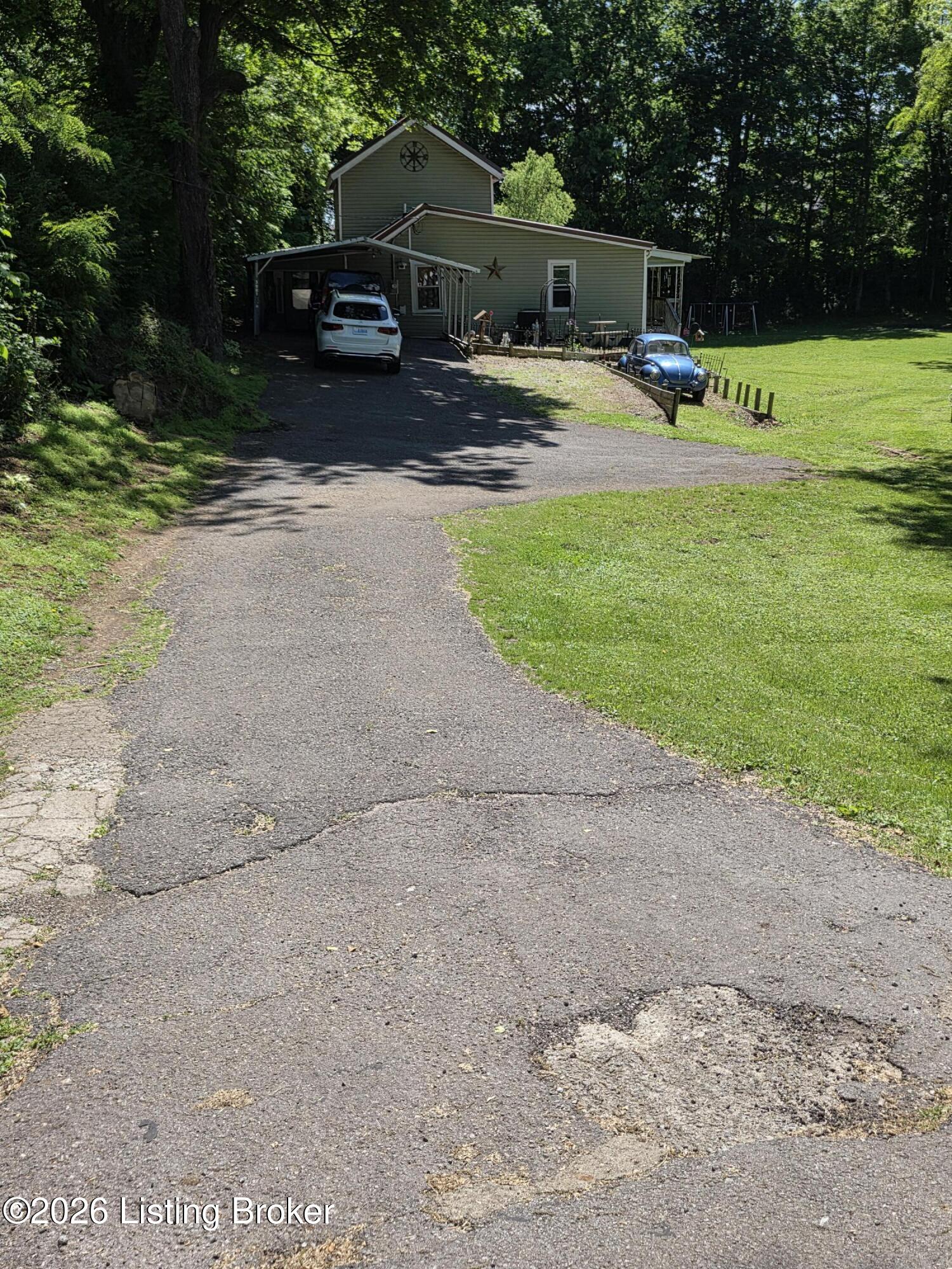 3981 Woodlawn Rd Property Photo 2