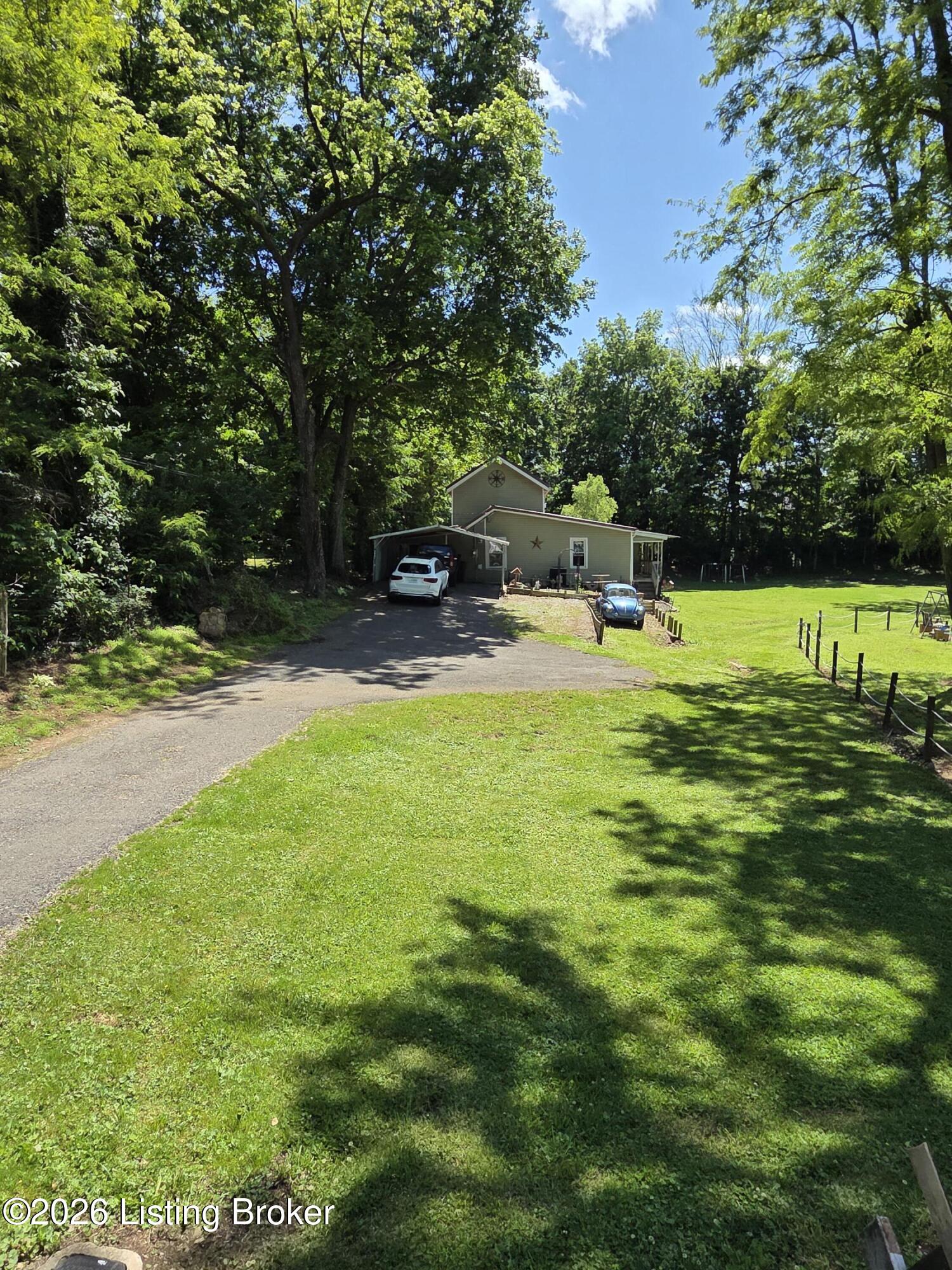 3981 Woodlawn Rd Property Photo 4