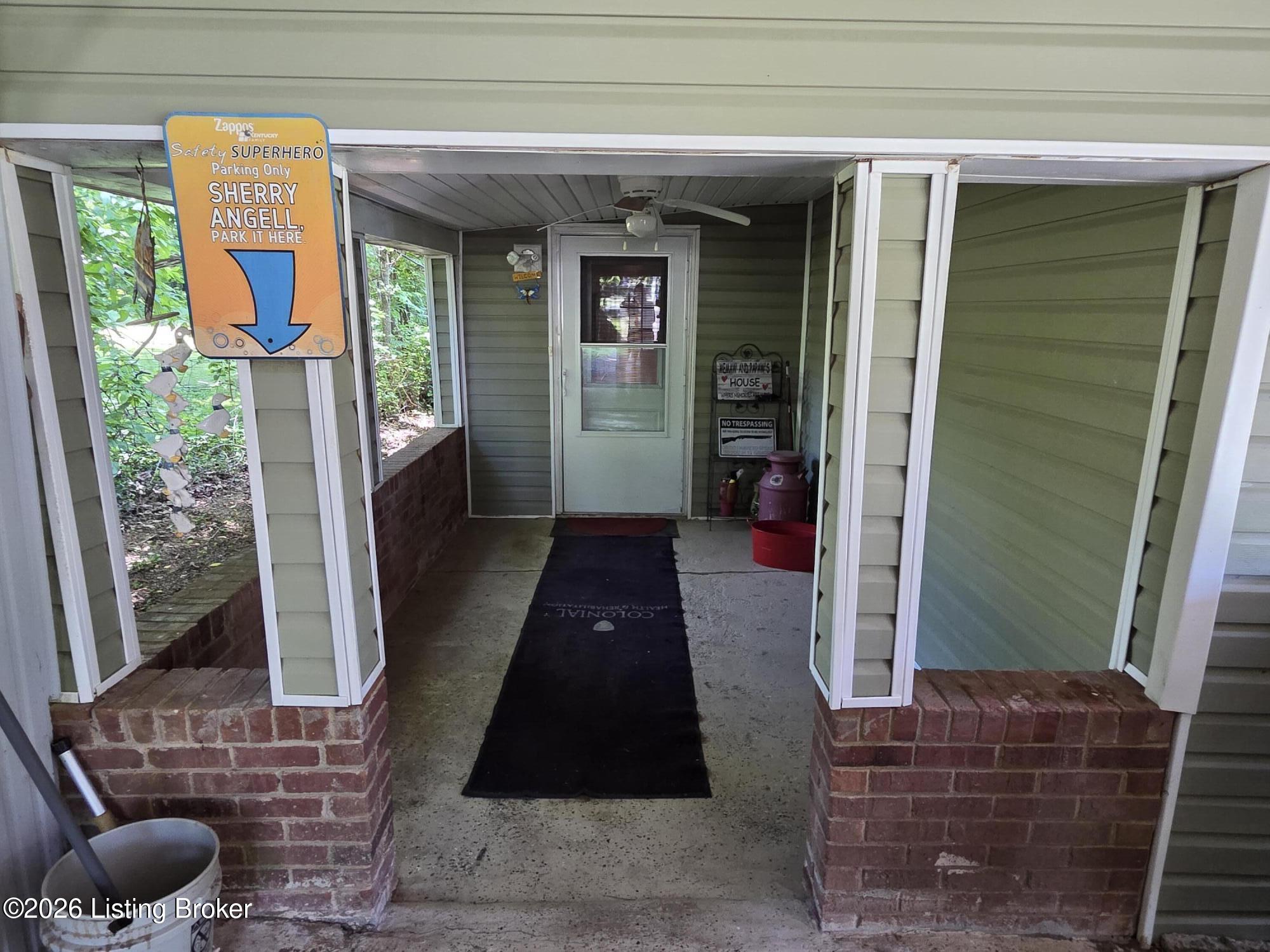 3981 Woodlawn Rd Property Photo 6