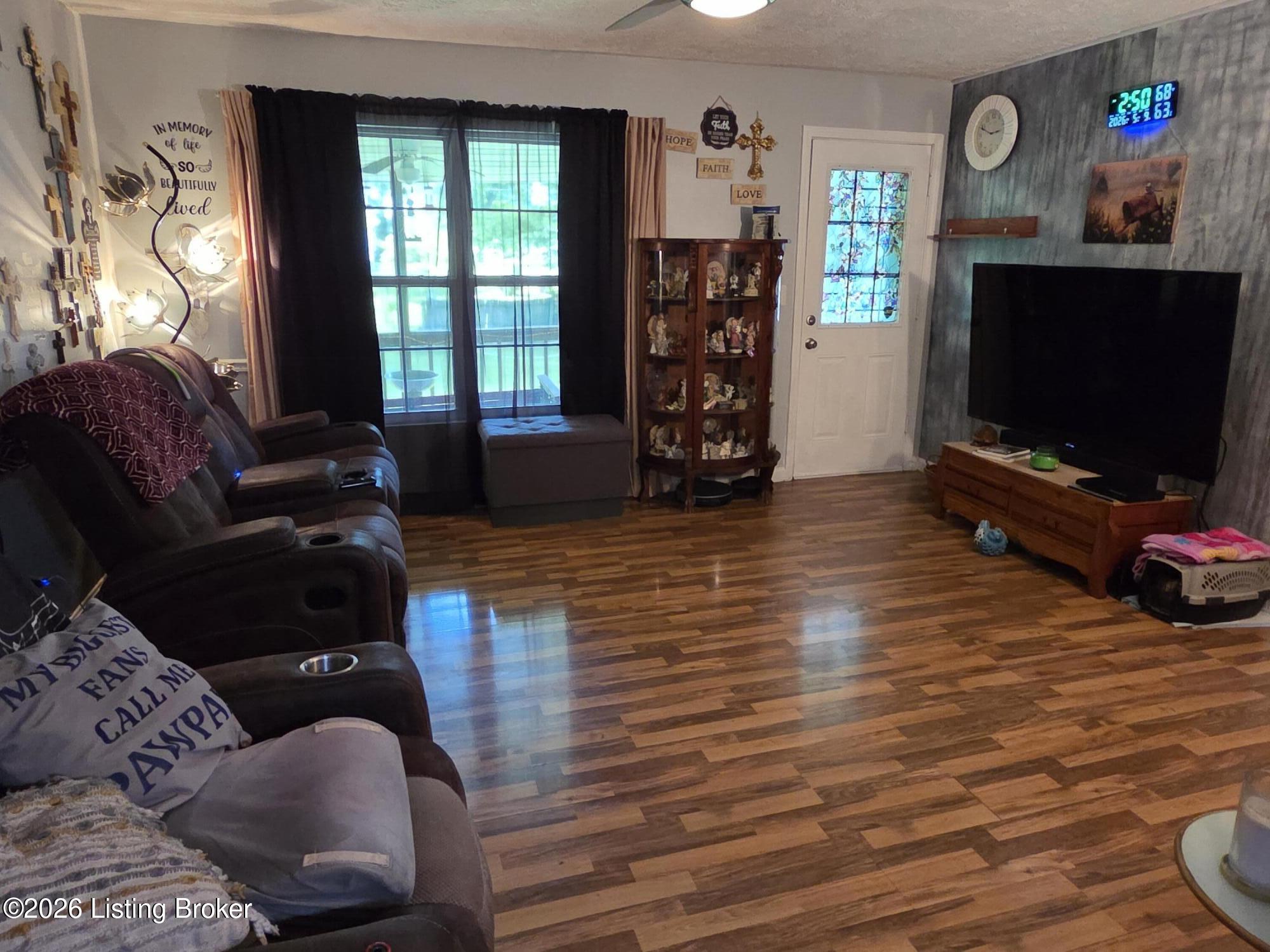 3981 Woodlawn Rd Property Photo 14
