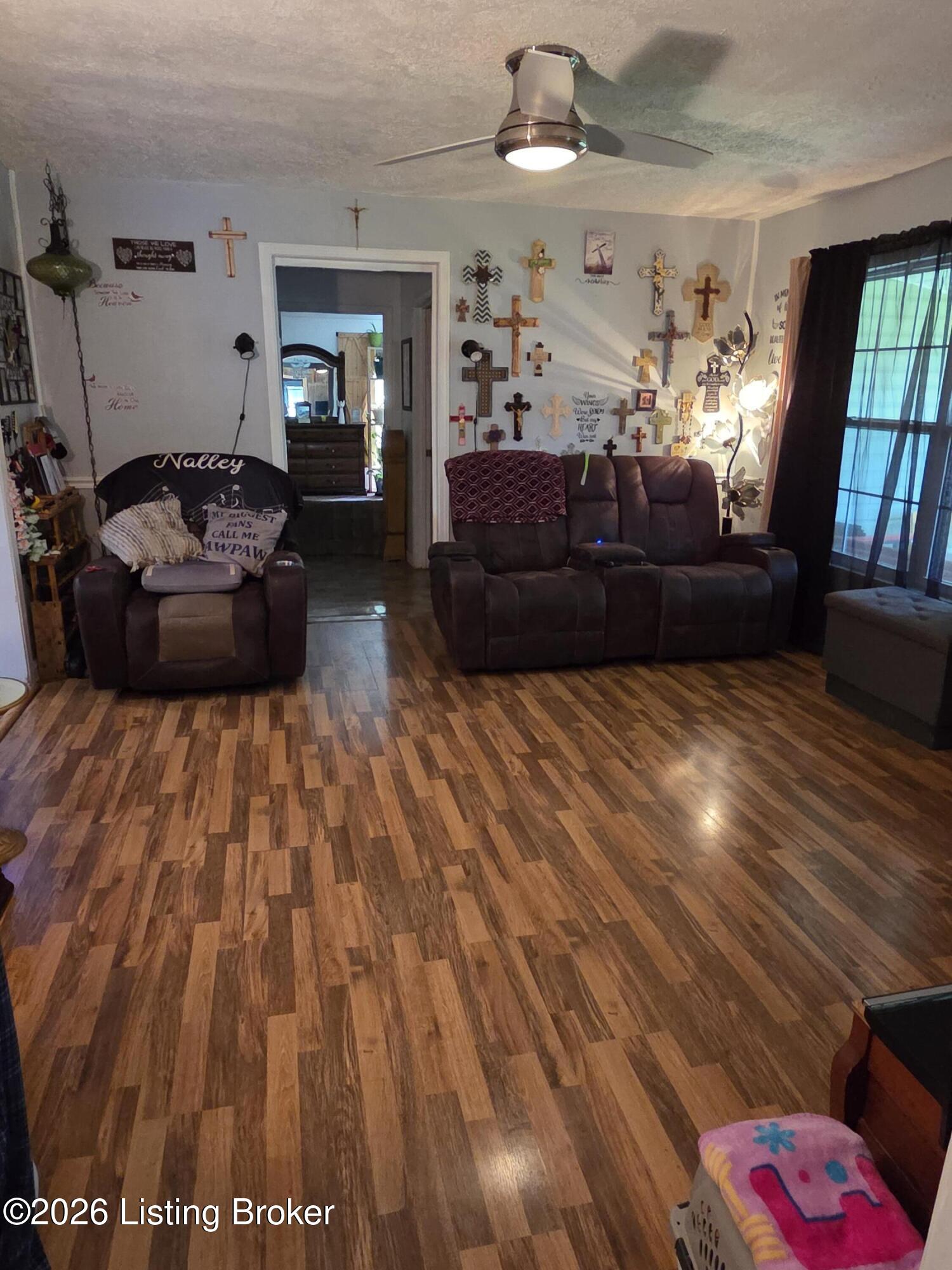 3981 Woodlawn Rd Property Photo 15