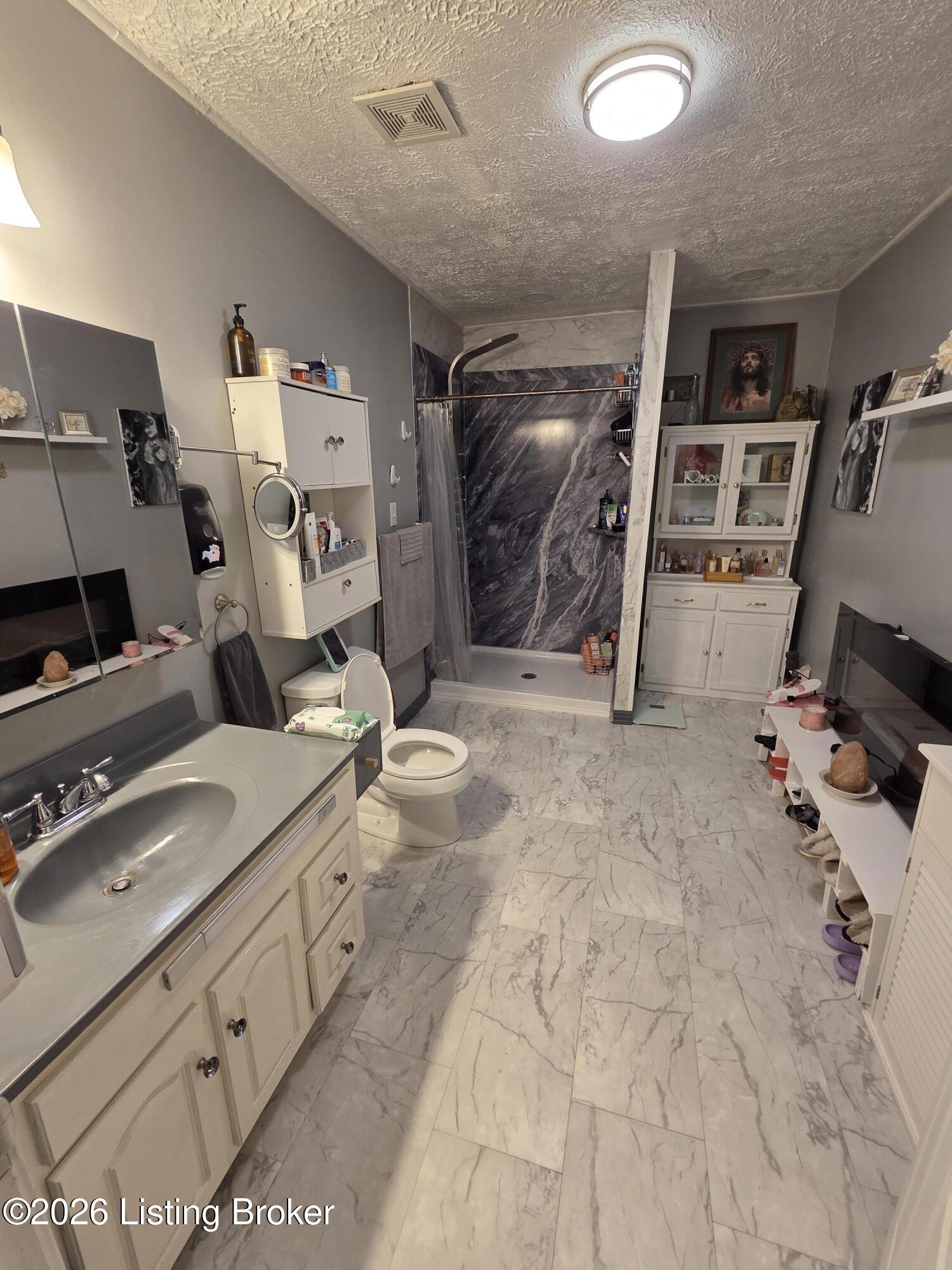 3981 Woodlawn Rd Property Photo 21