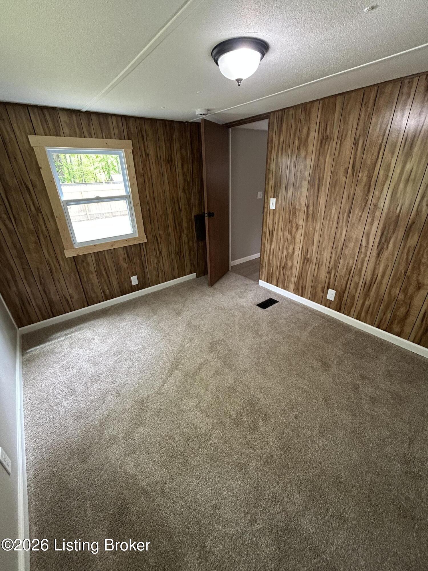 635 River Rd Property Photo 18