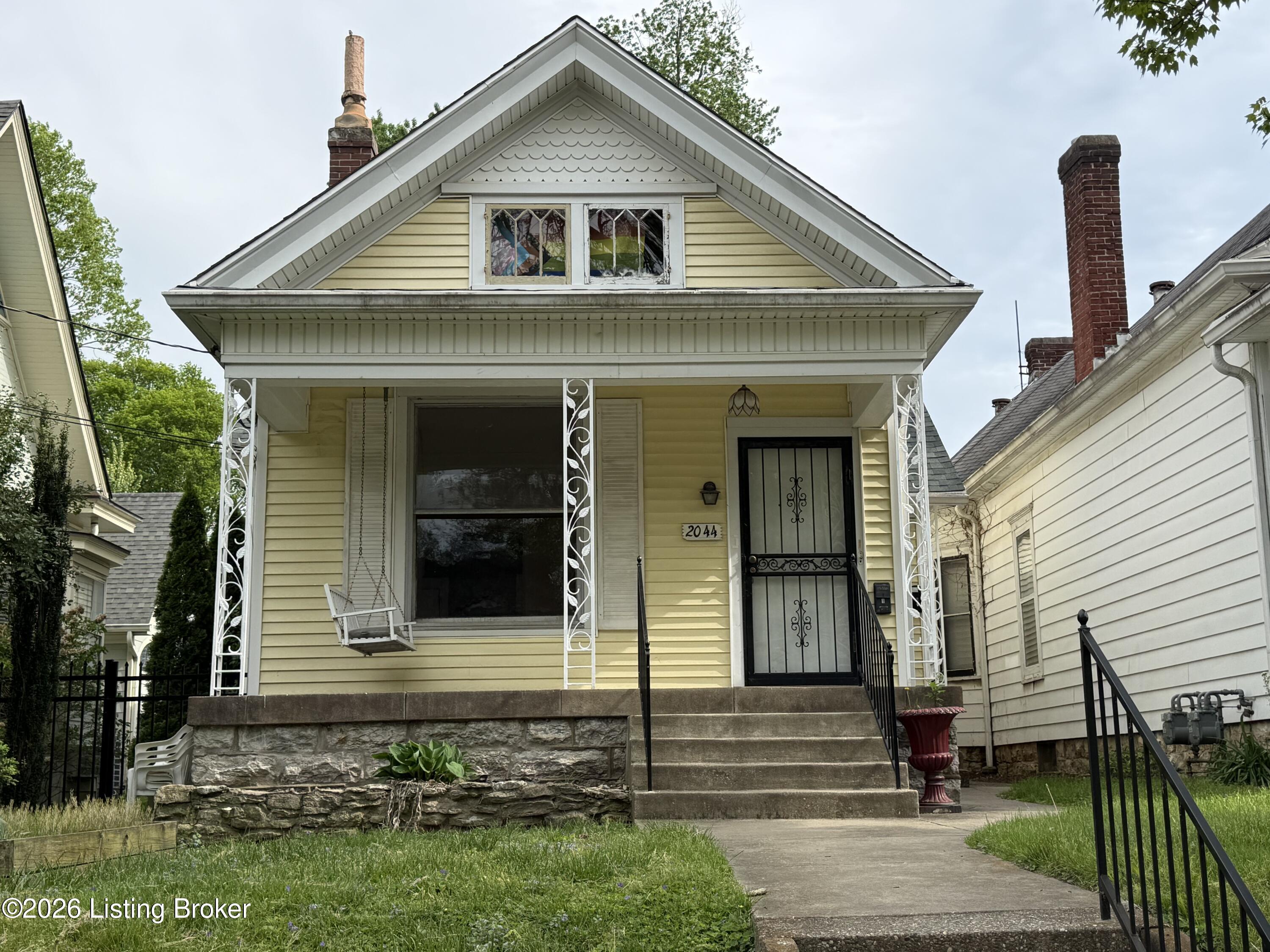 2044 Midland Ave Property Photo 2
