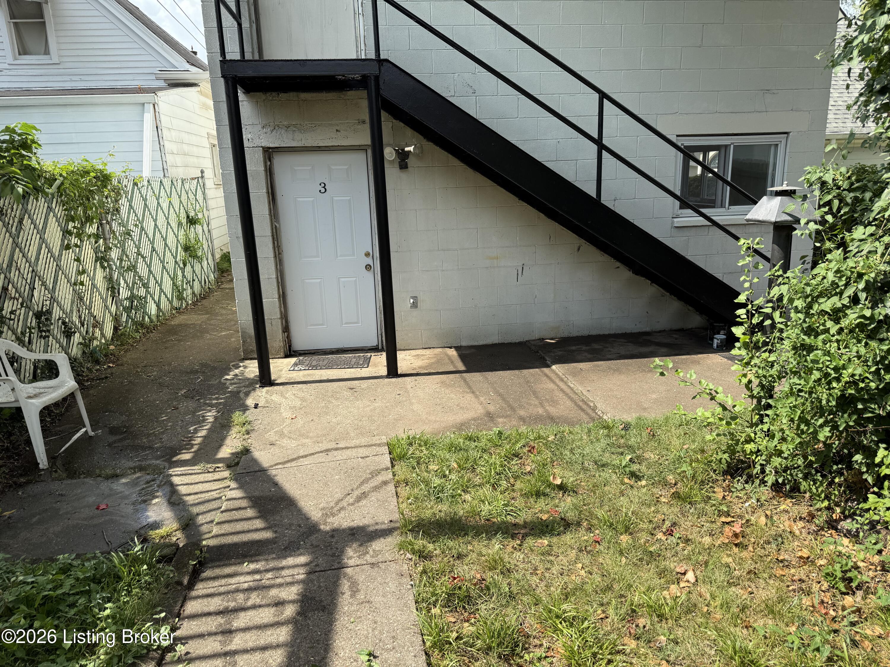 2044 Midland Ave Property Photo 3