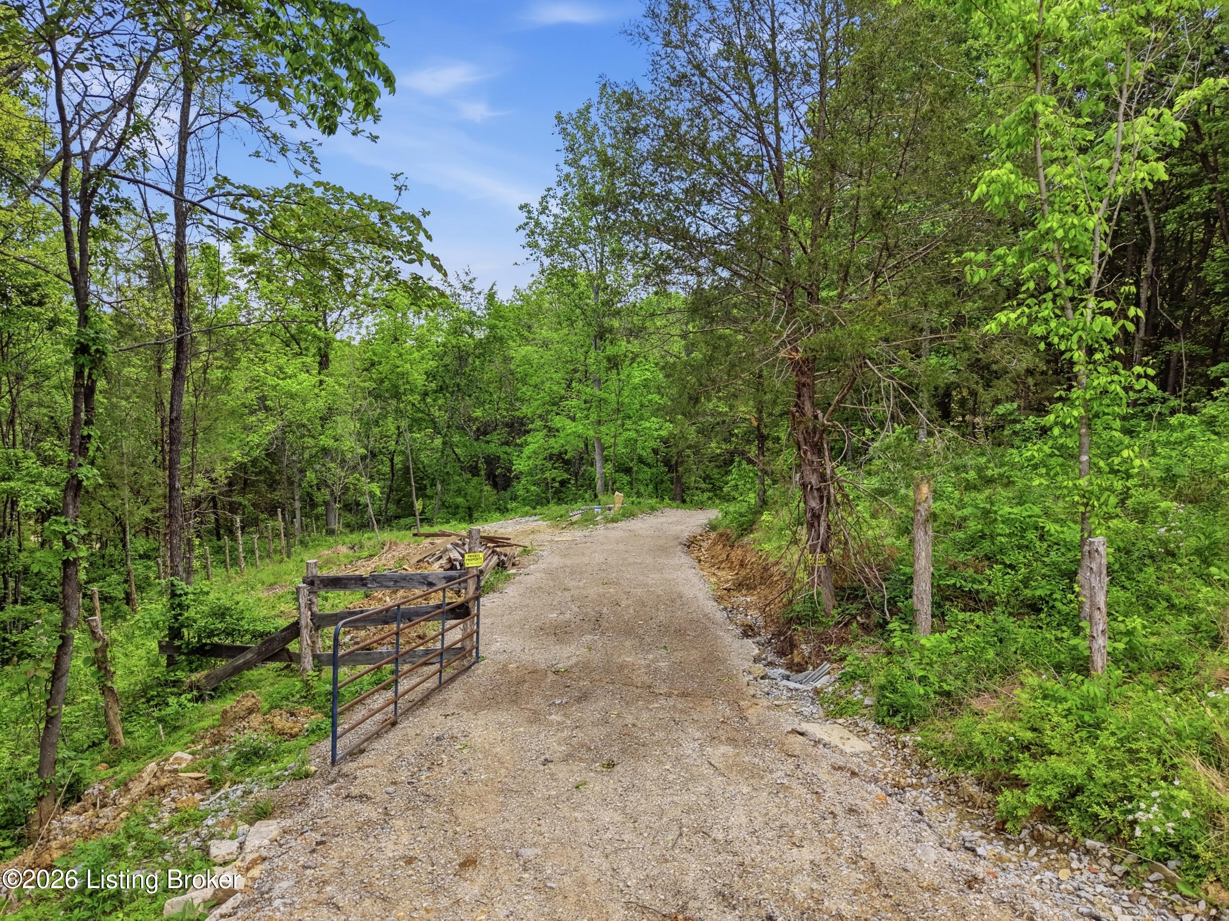 10118 Benson Pike Property Photo 3