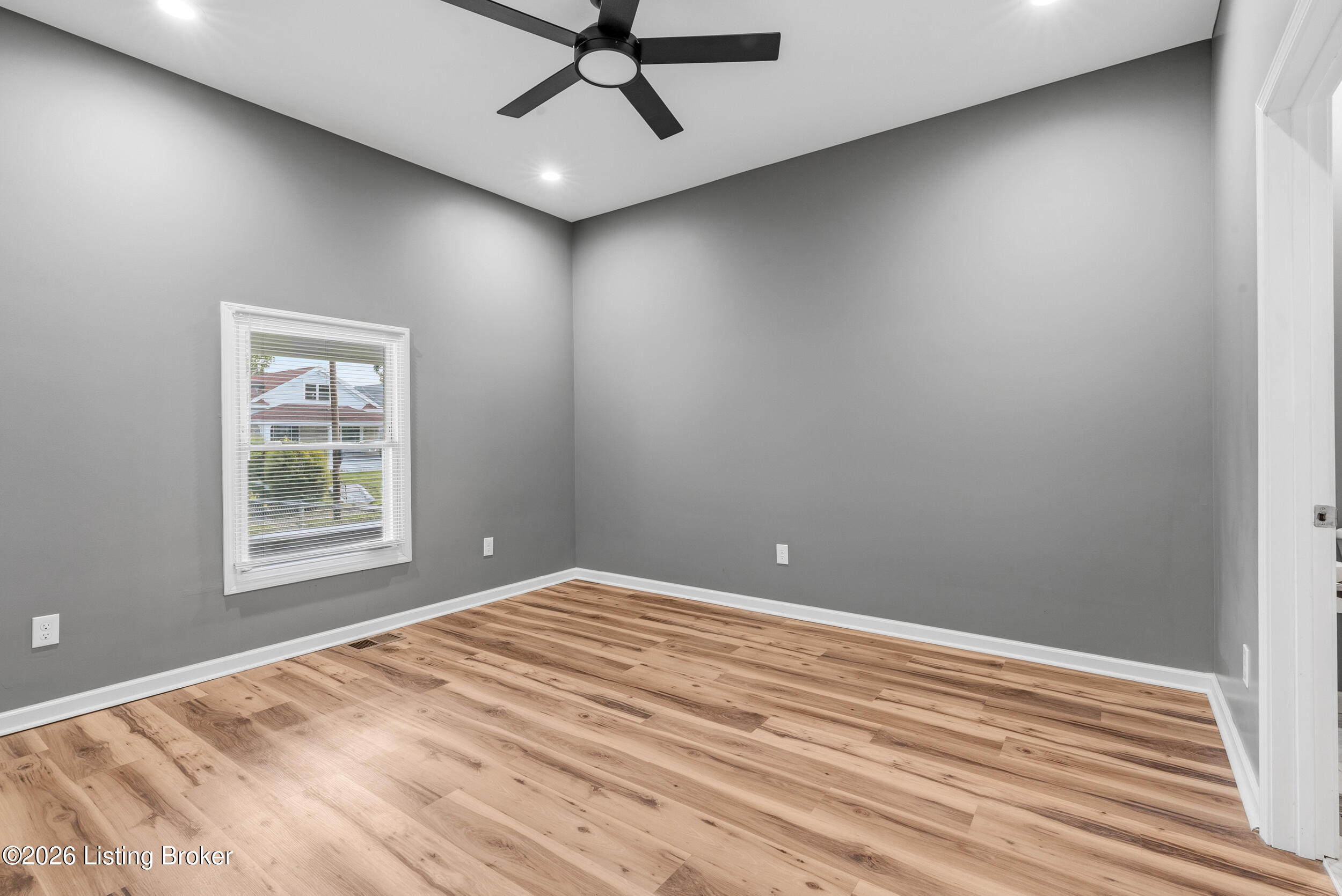2303 Greenwood Ave Property Photo 10