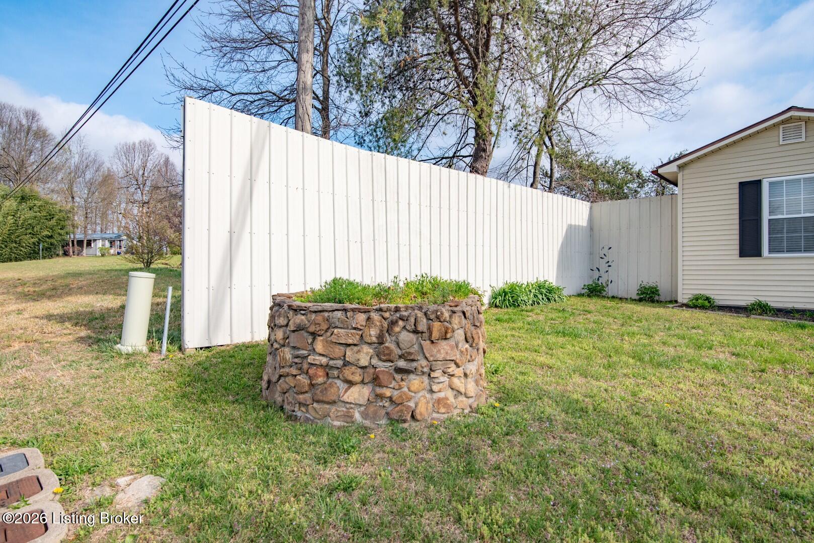 4940 Nolin Dam Rd Property Photo 3