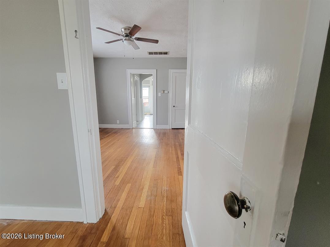 106 Crestwood Ave Property Photo 4
