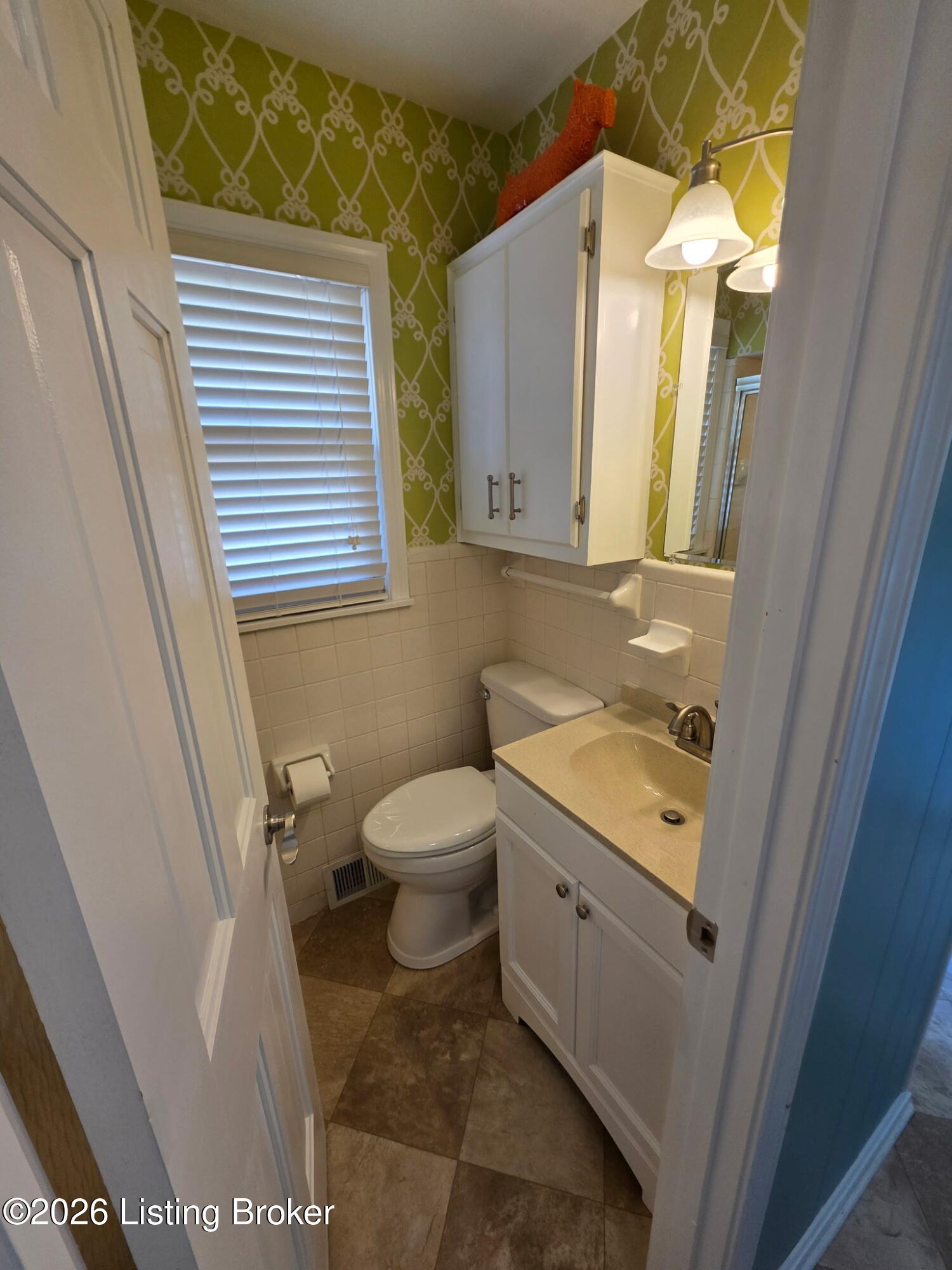 309 E Grundy Ave Property Photo 13