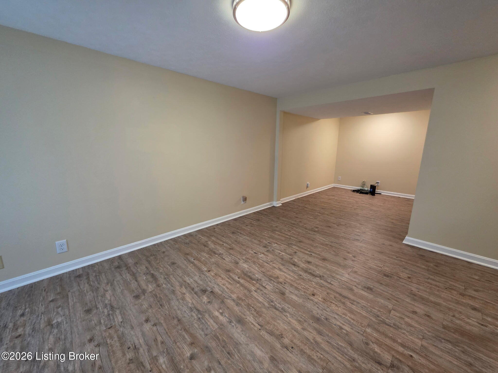 309 E Grundy Ave Property Photo 16