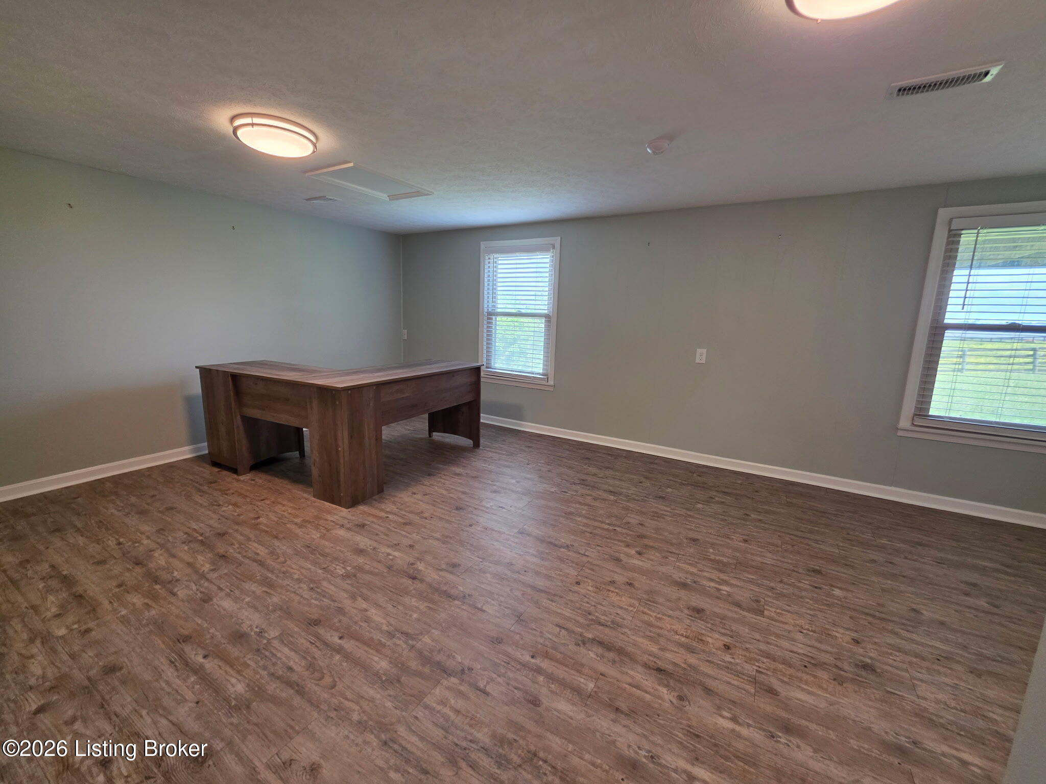 309 E Grundy Ave Property Photo 17