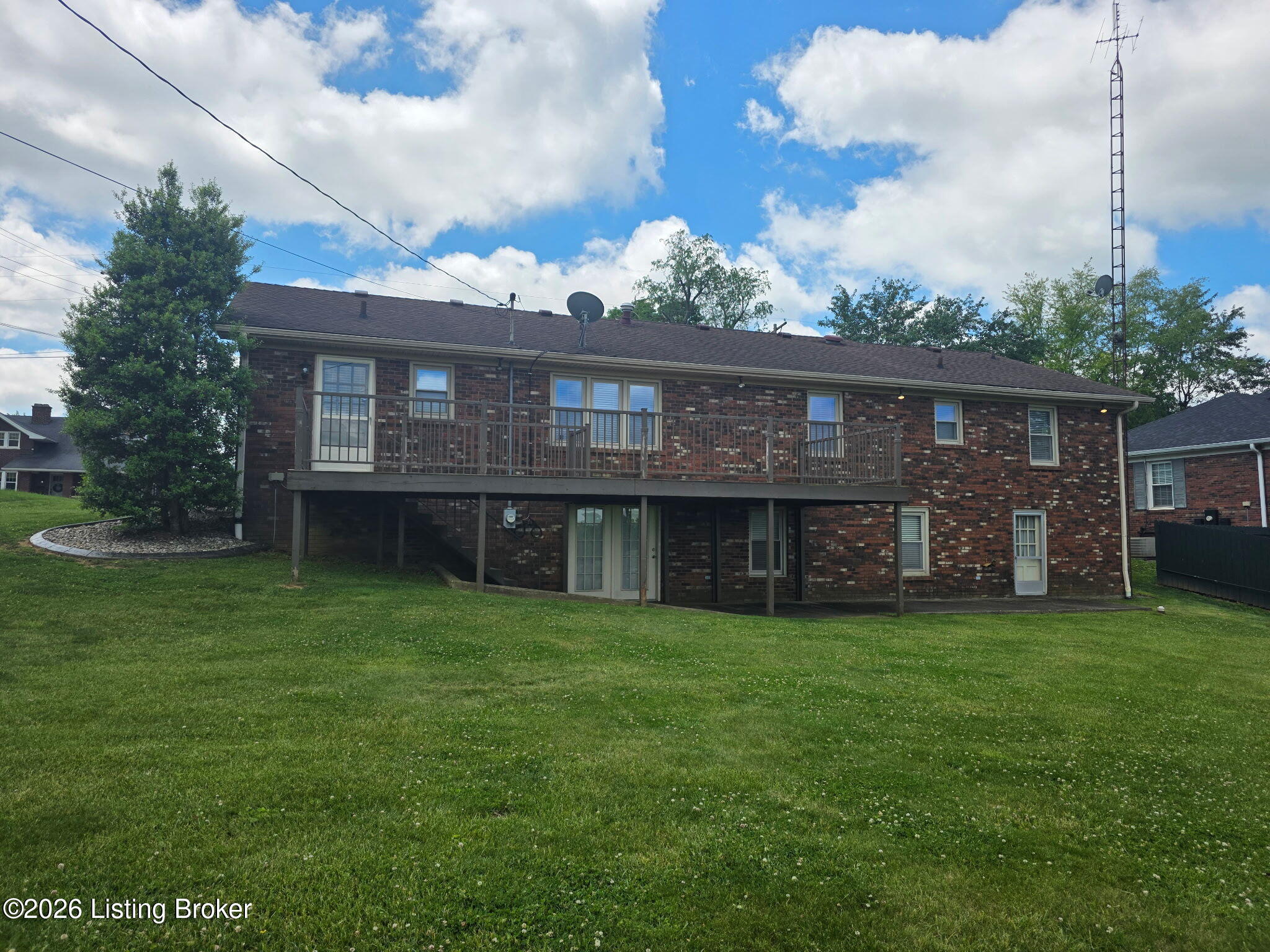 309 E Grundy Ave Property Photo 20