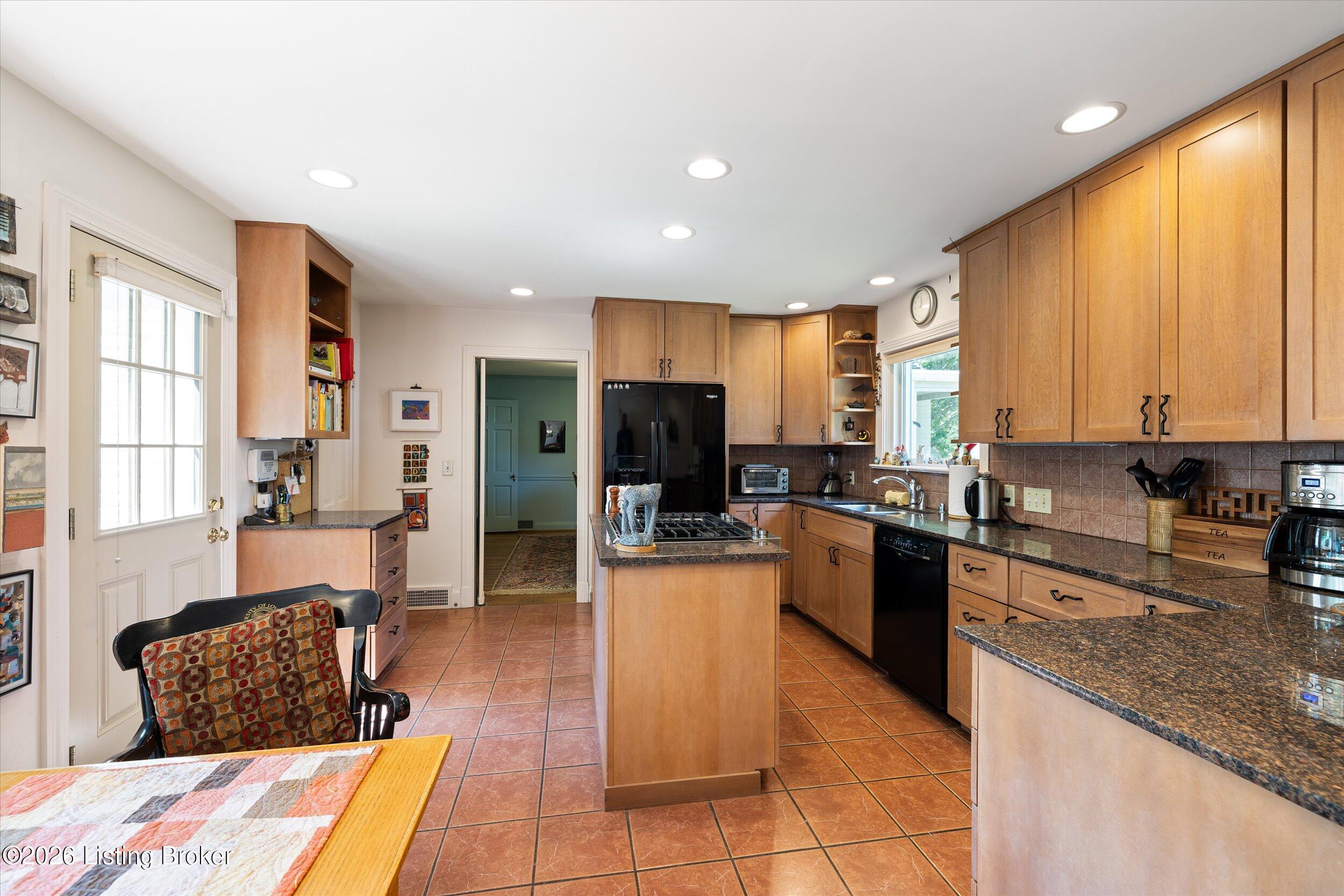 2020 Winston Ave Property Photo 19
