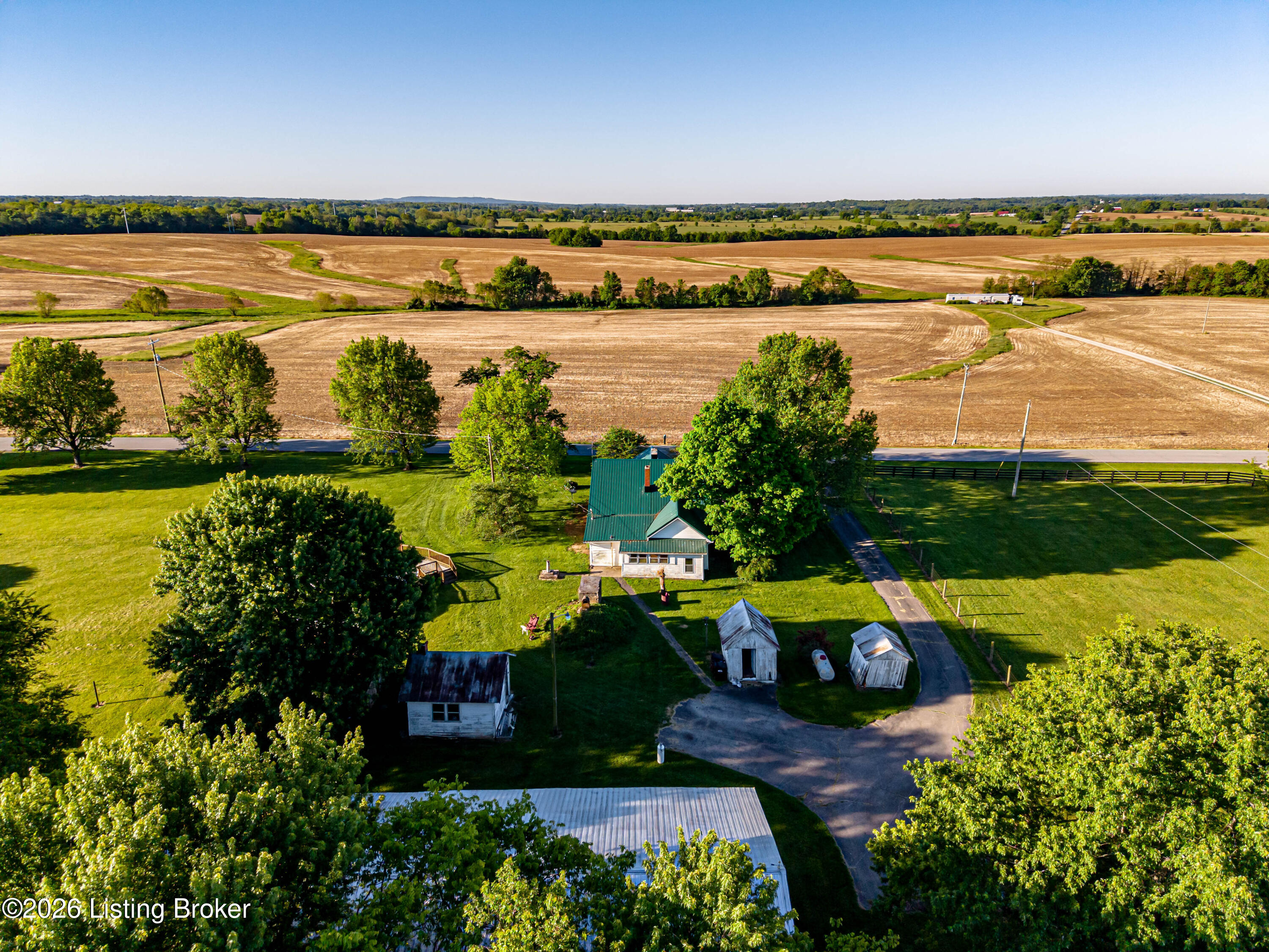 546 Banta Ln Property Photo 6