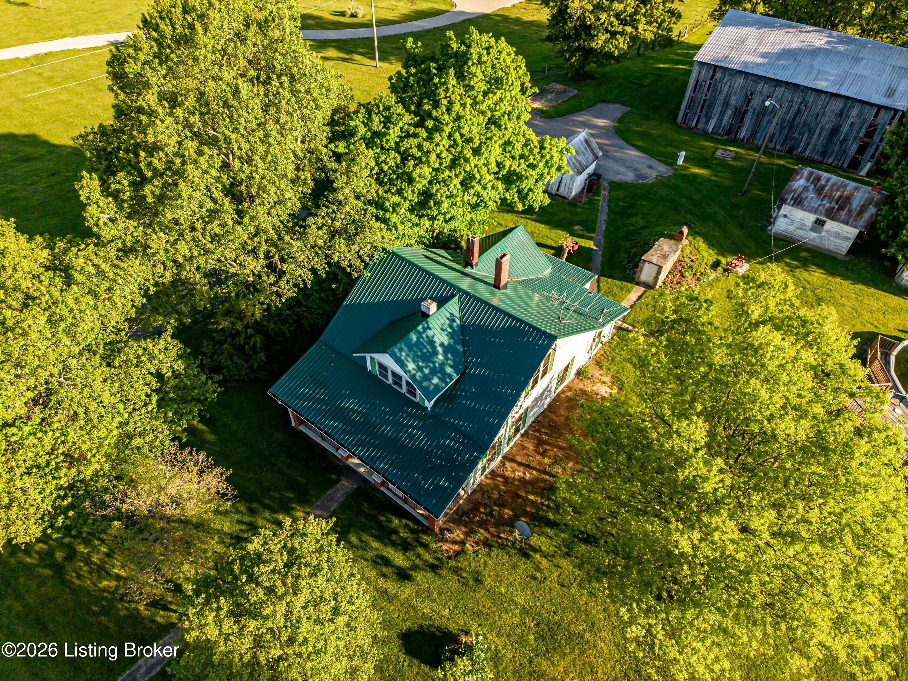546 Banta Ln Property Photo 10