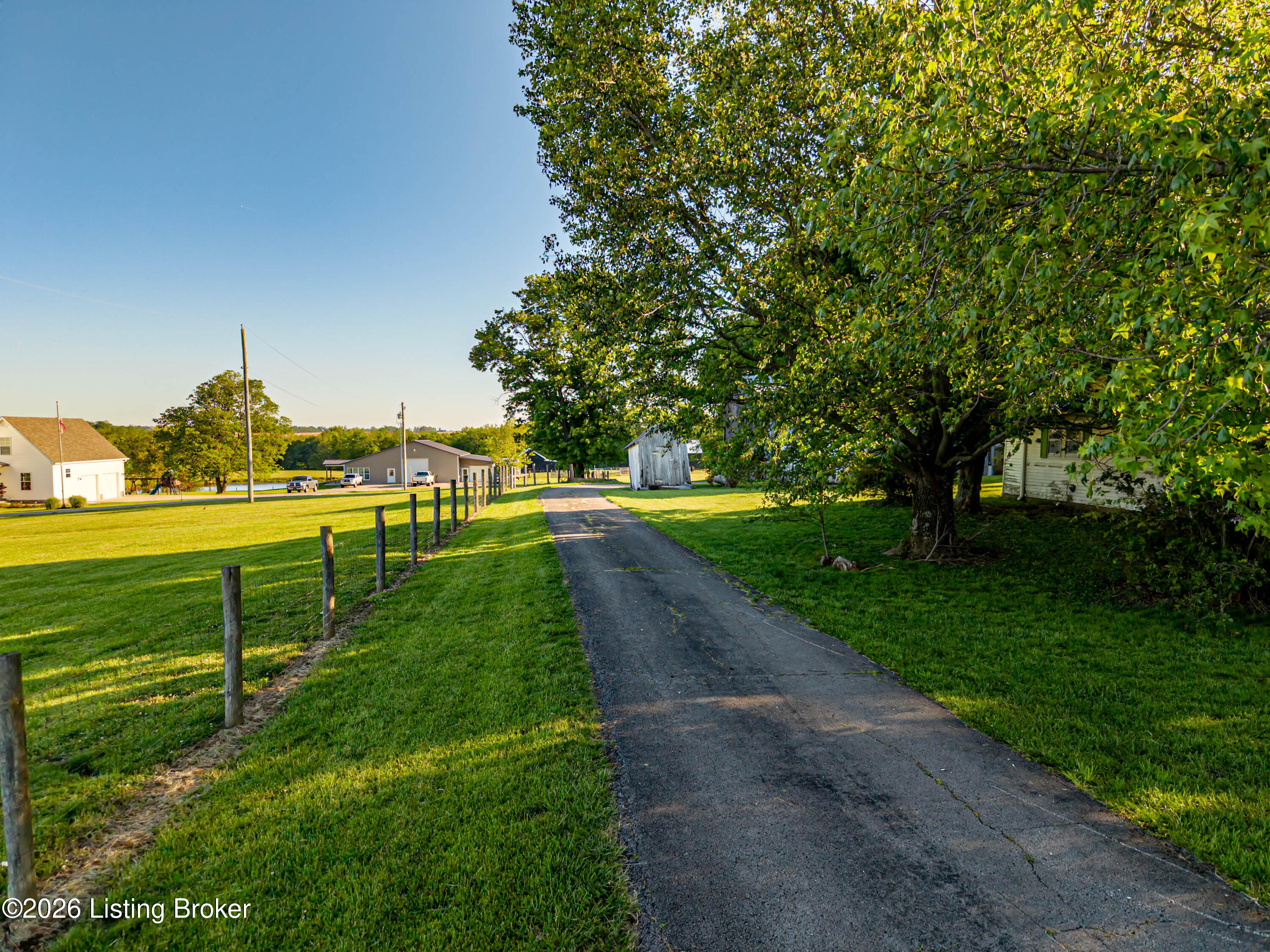 546 Banta Ln Property Photo 12