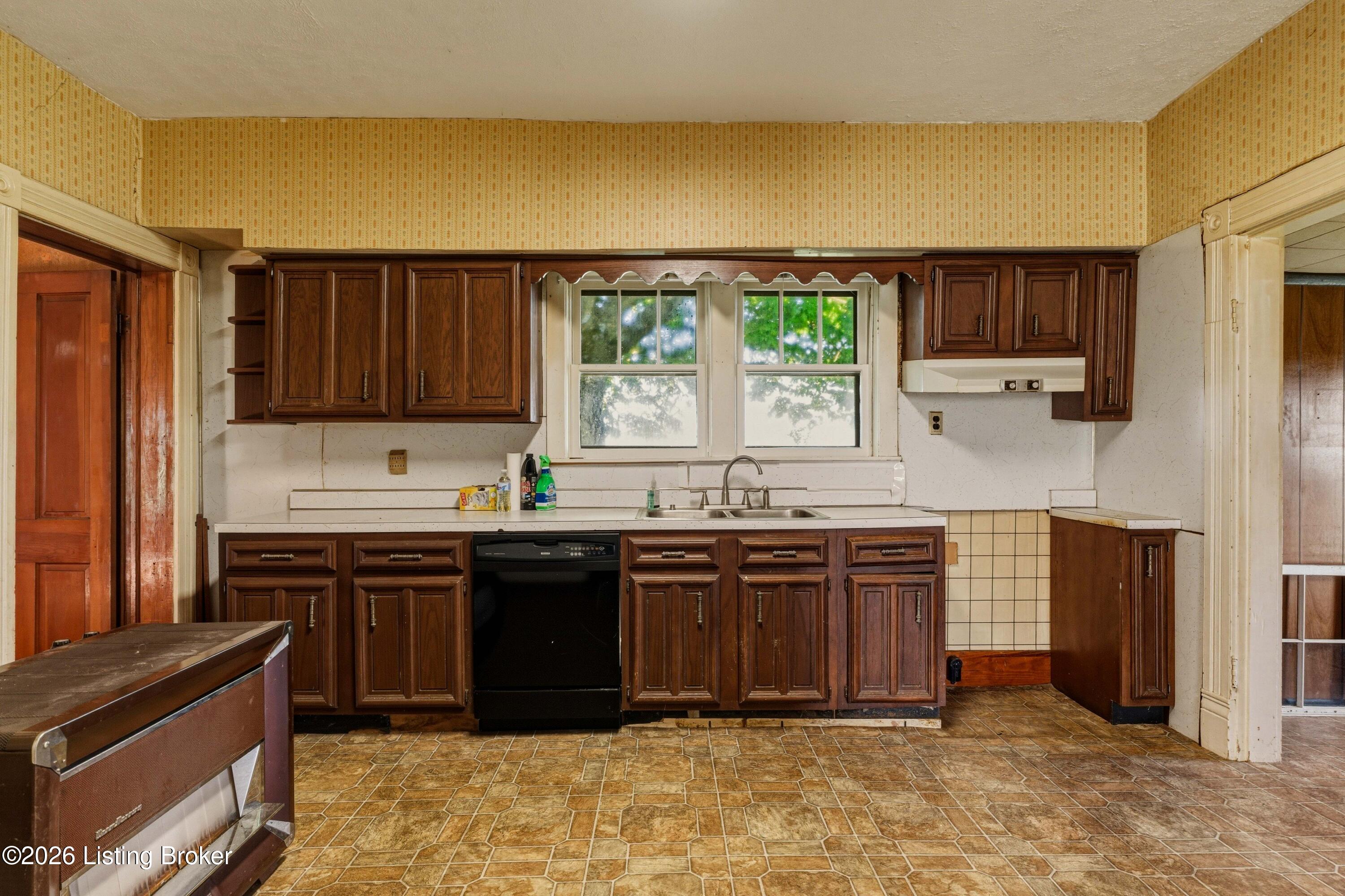 546 Banta Ln Property Photo 37