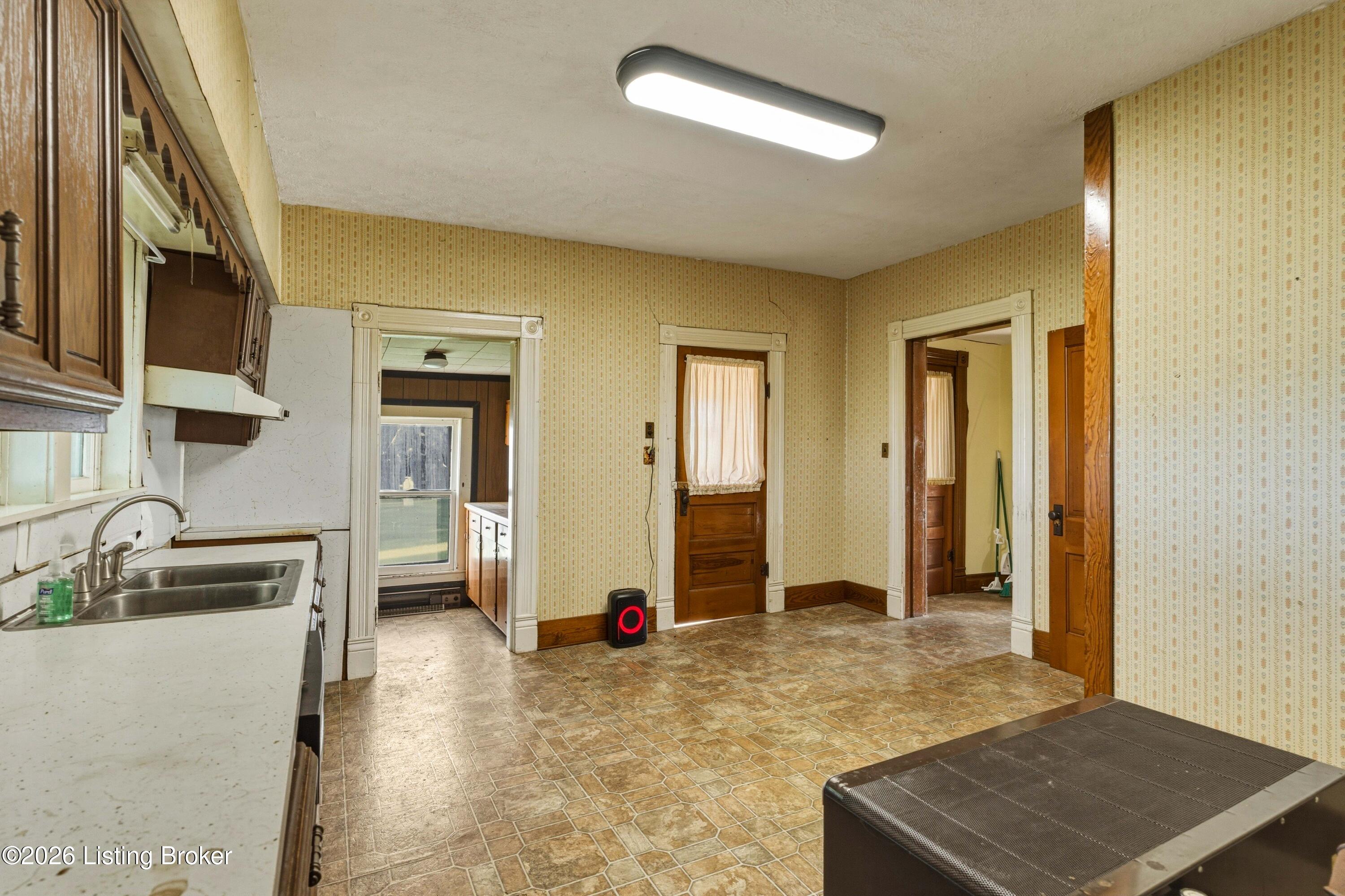 546 Banta Ln Property Photo 40