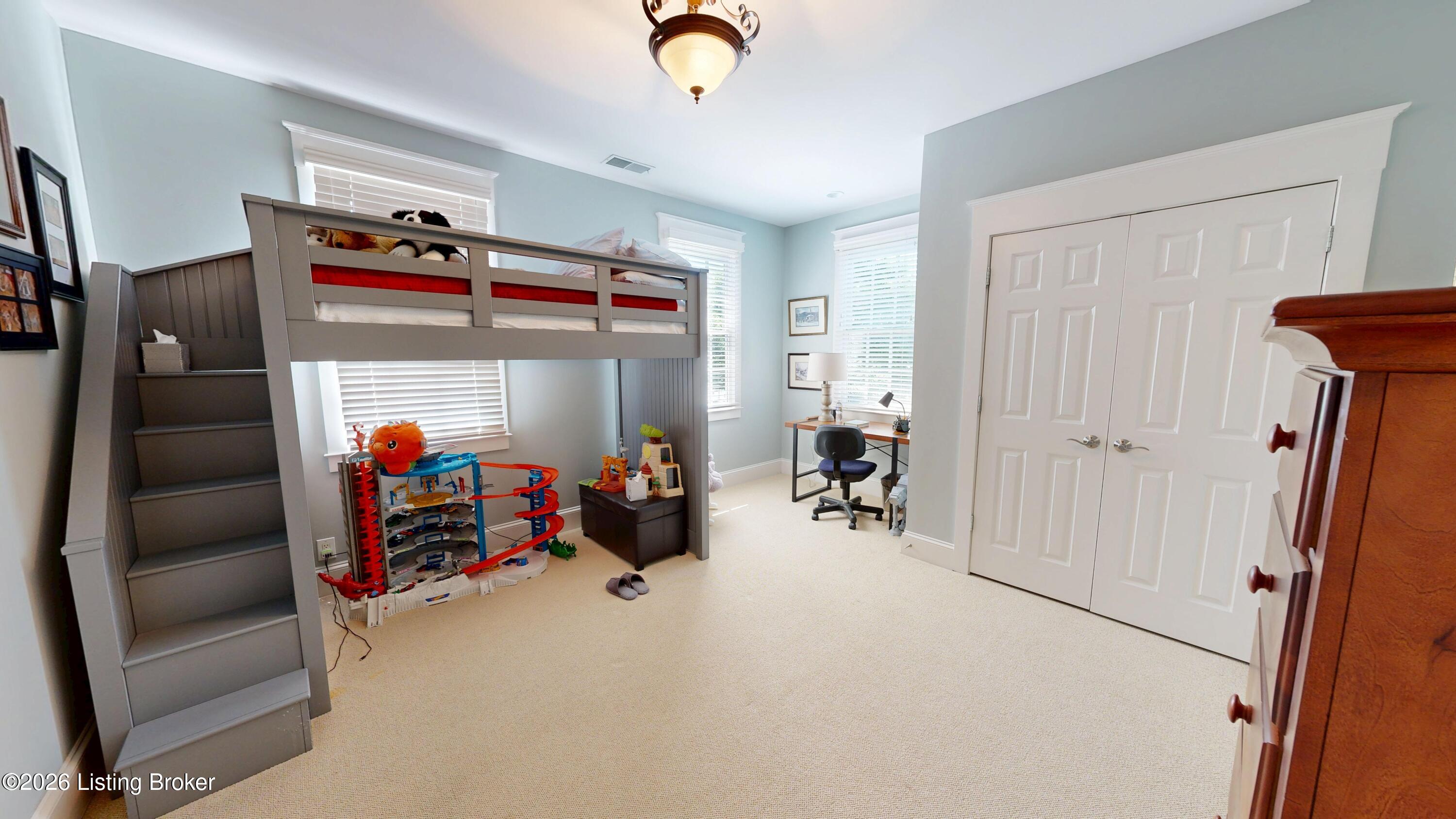 10602 Kings Crown Dr Property Photo 27