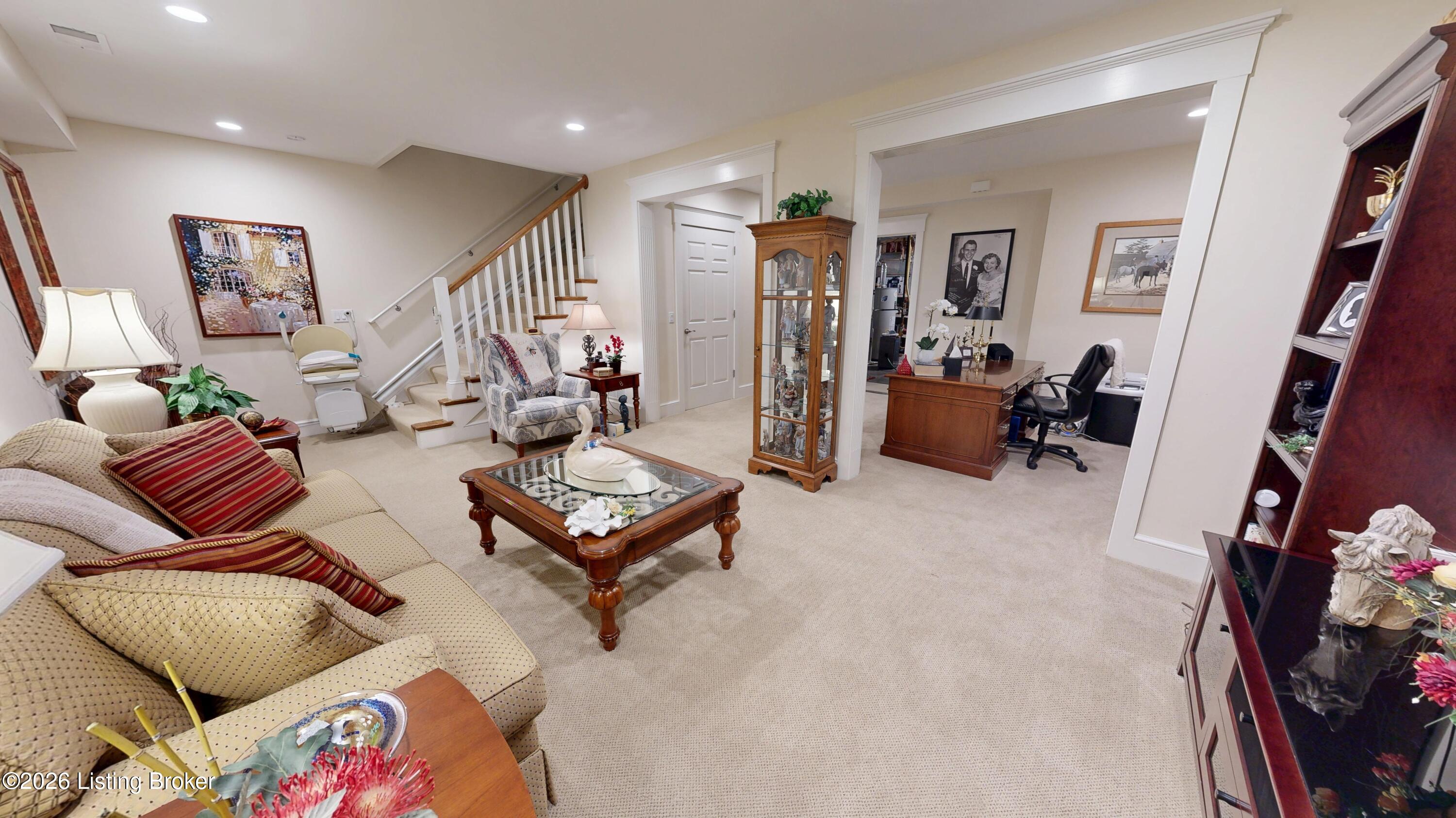 10602 Kings Crown Dr Property Photo 31