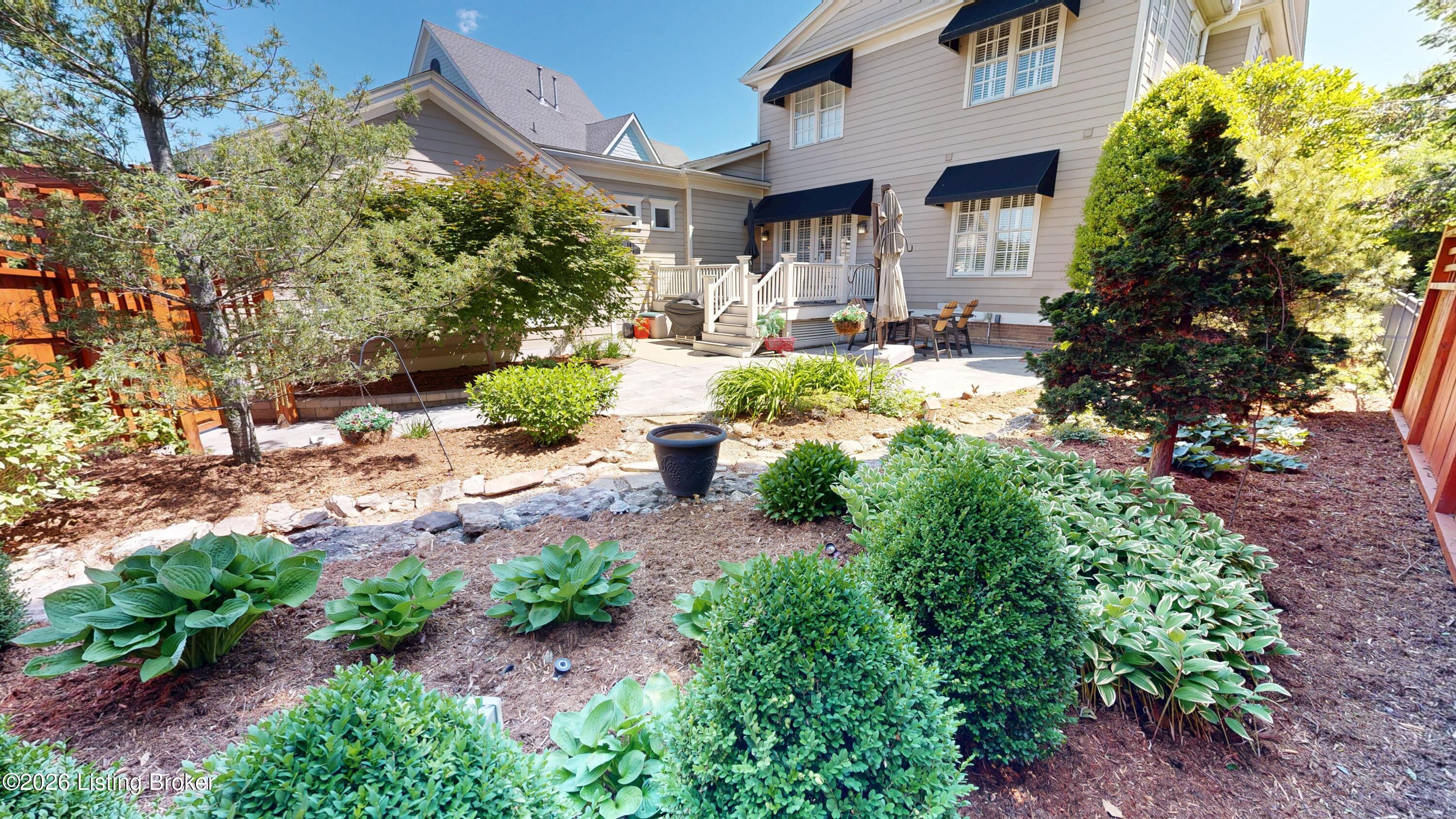 10602 Kings Crown Dr Property Photo 38