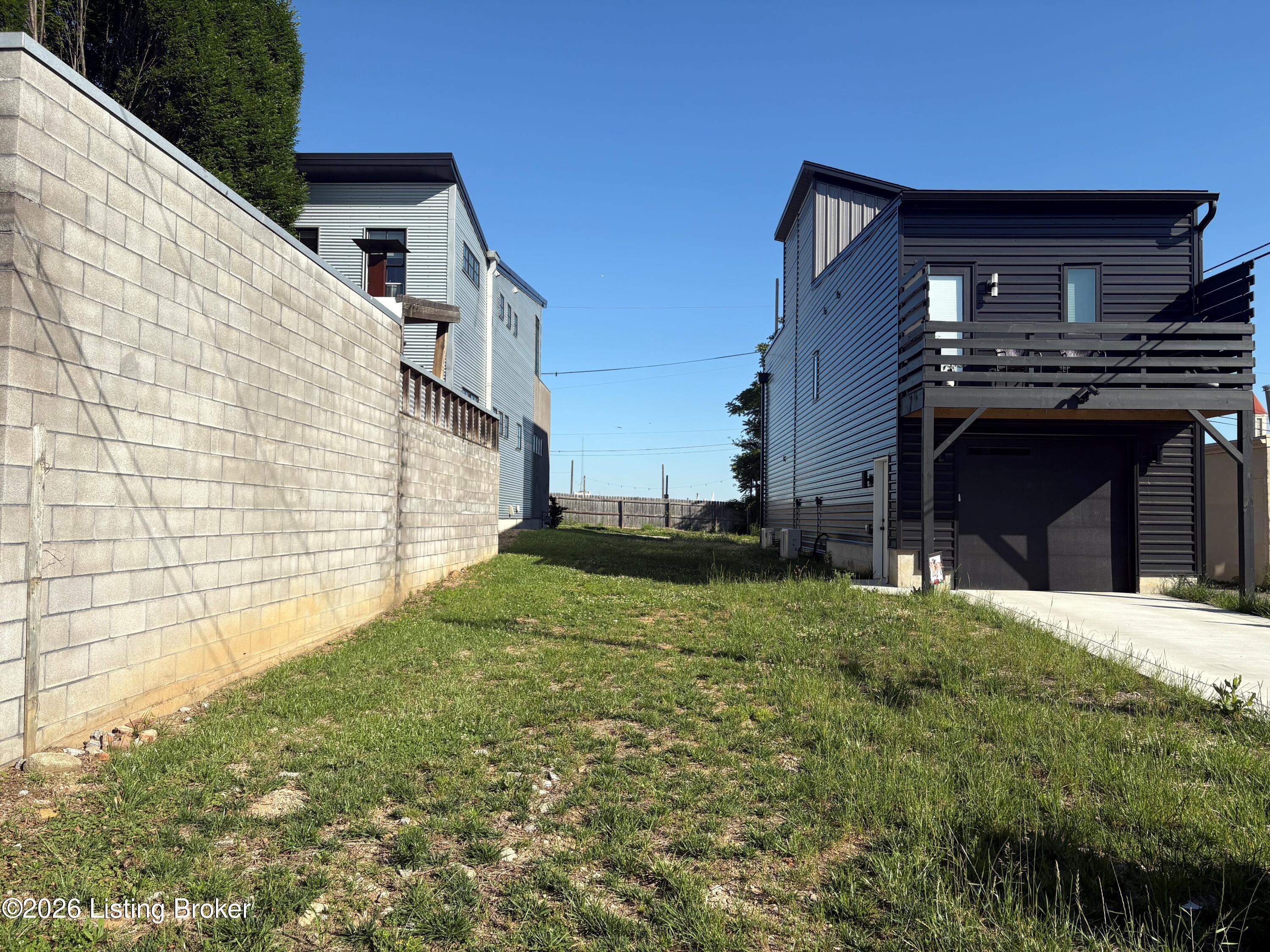 1014 Hull St Property Photo 8
