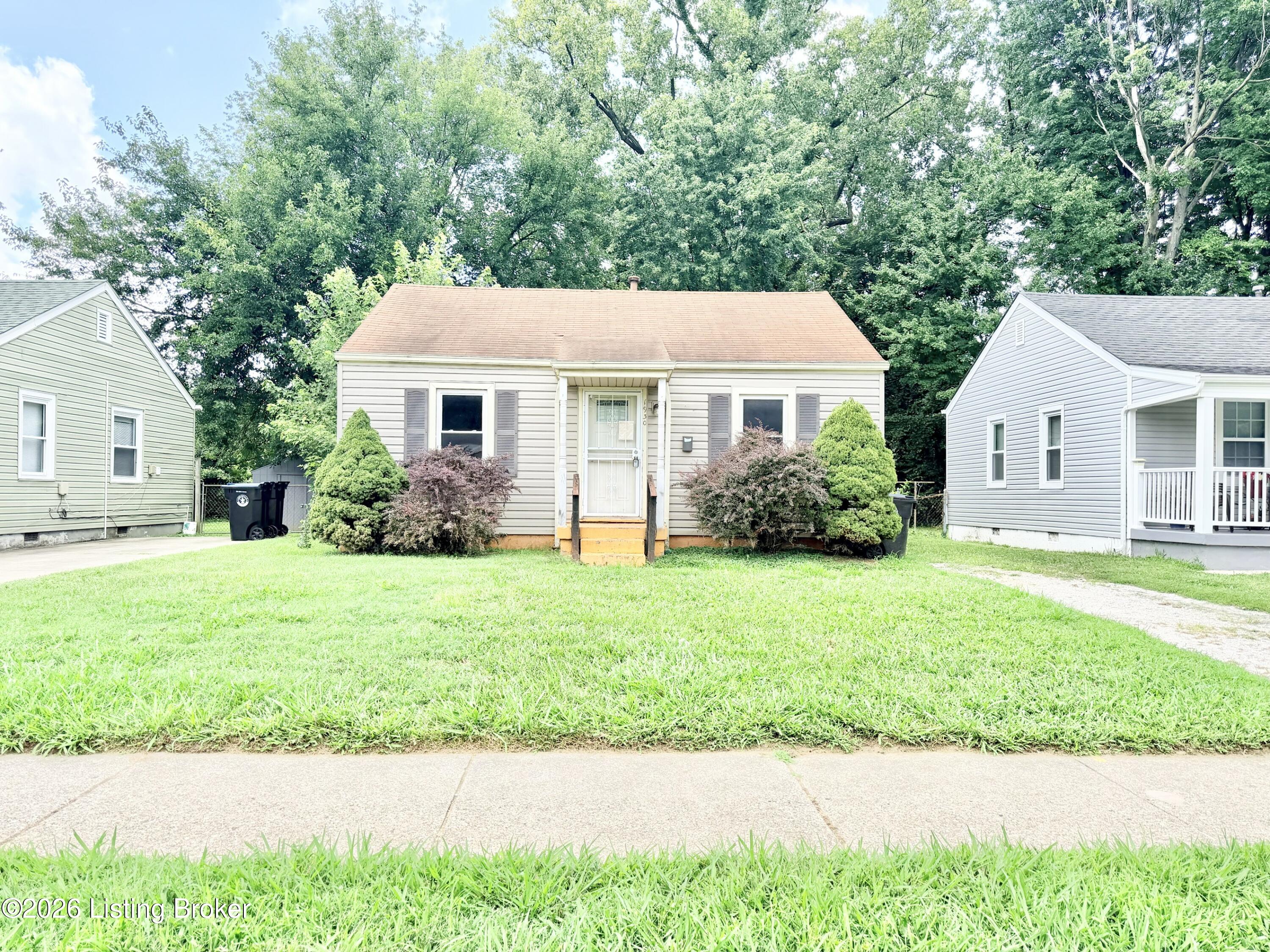 1930 Beech St Property Photo 1