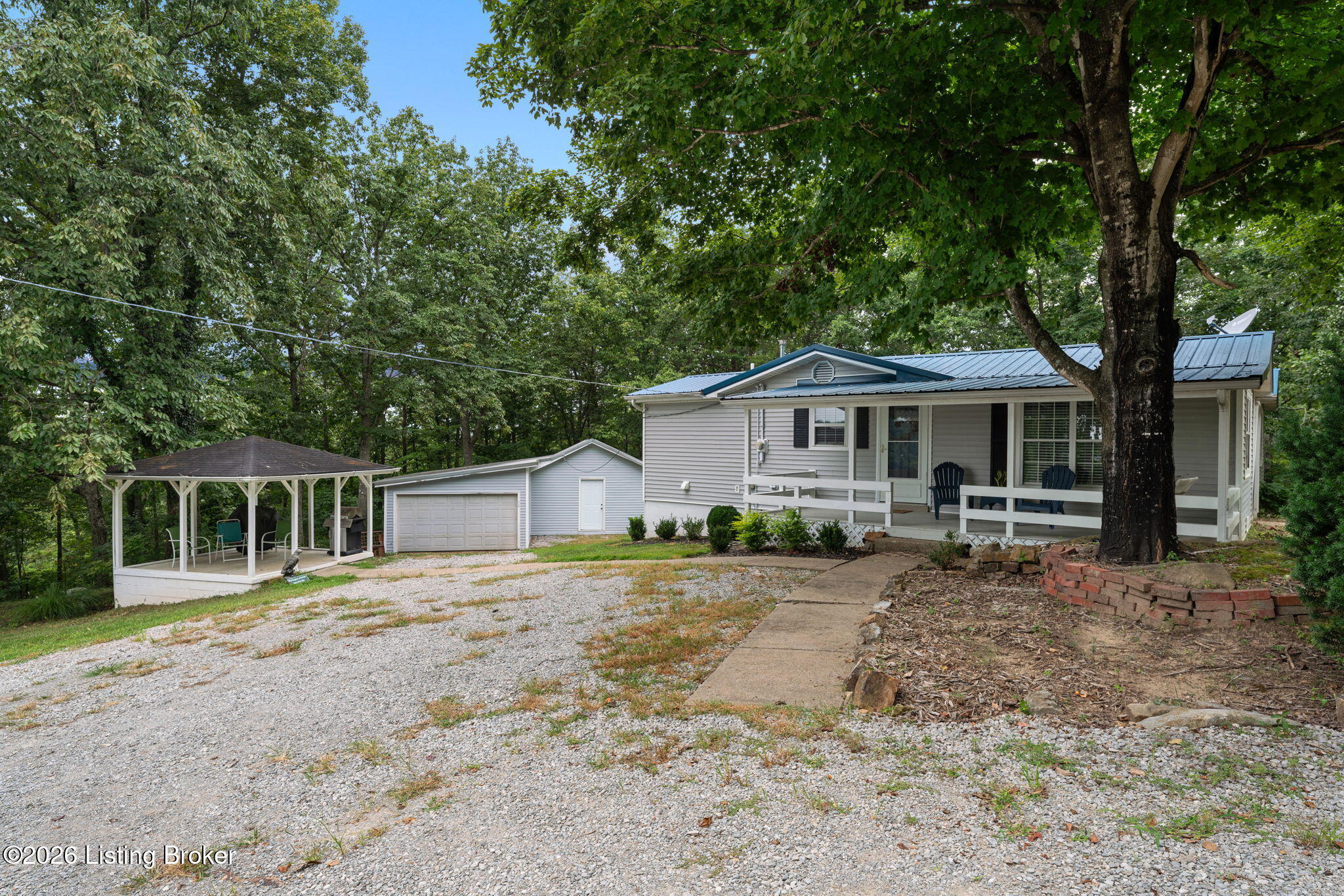 80 Holiday Hill Rd Property Photo 2