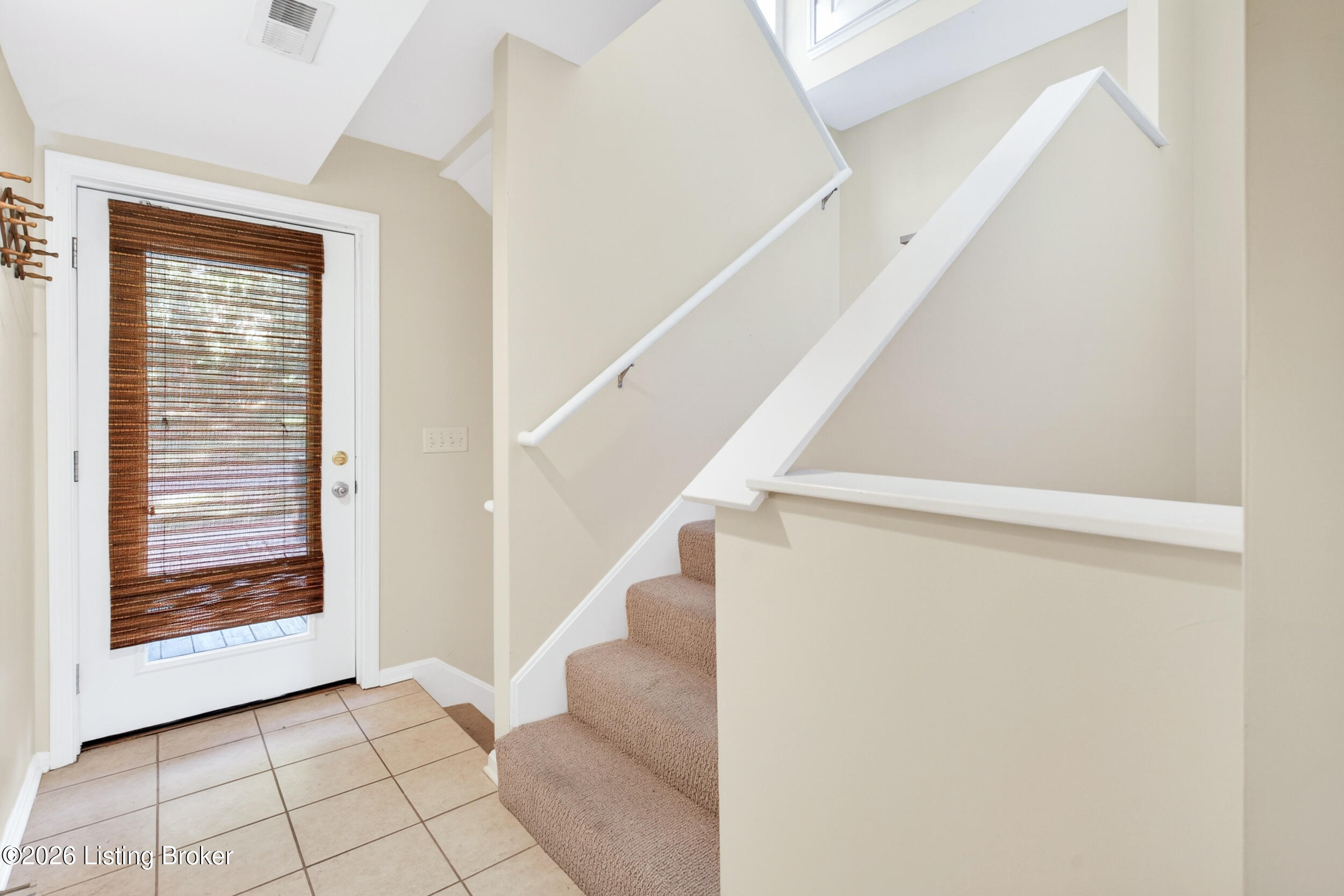 355 Kenilworth Rd Property Photo 4