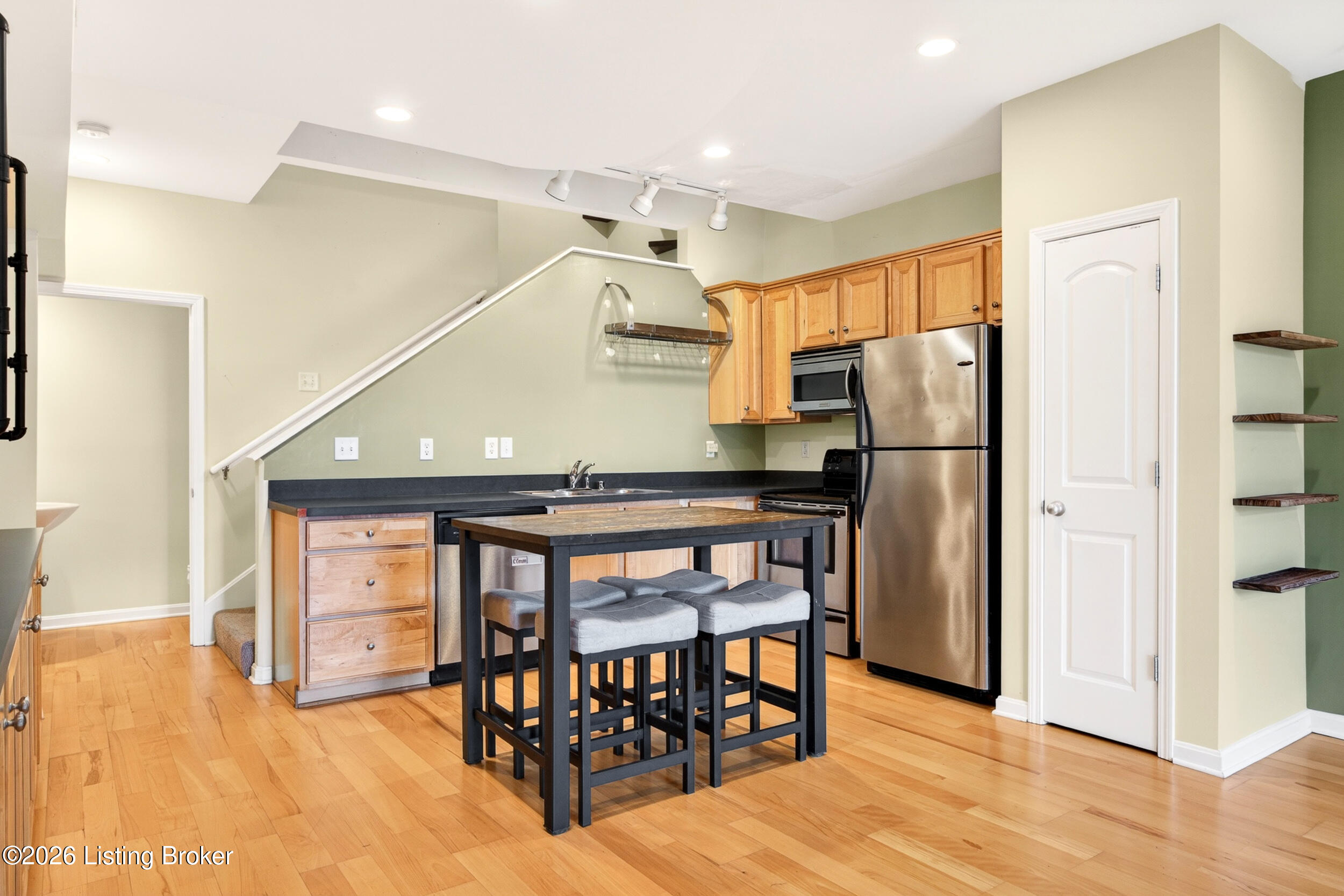 355 Kenilworth Rd Property Photo 5