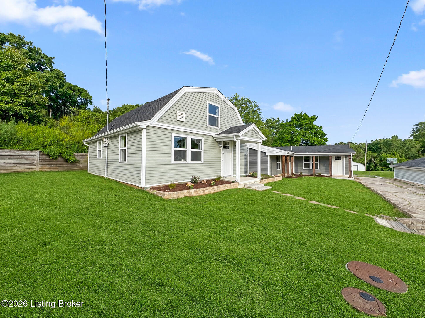 114 Hardin Ct Property Photo 2