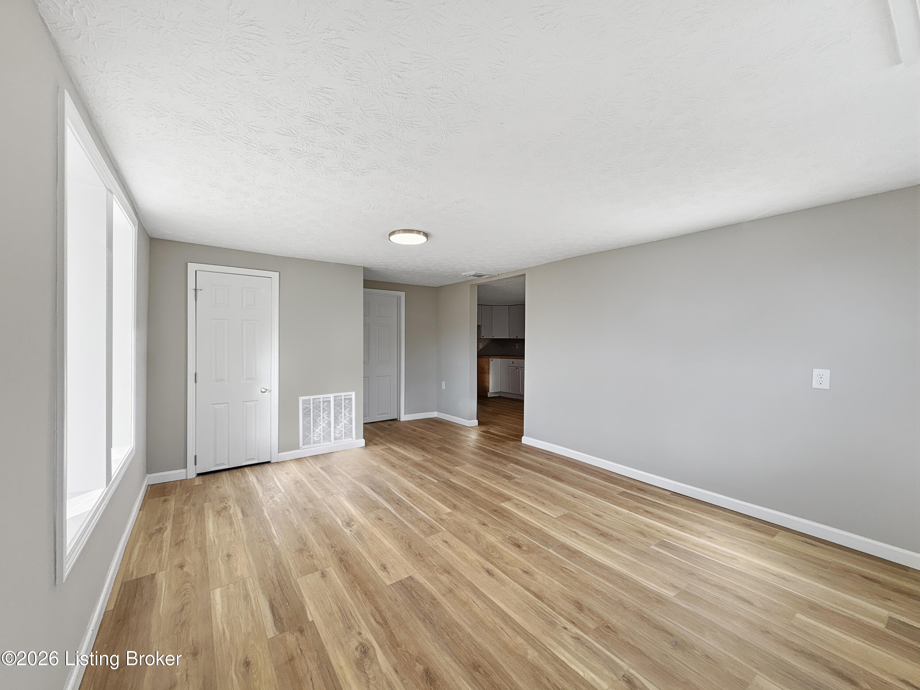114 Hardin Ct Property Photo 8