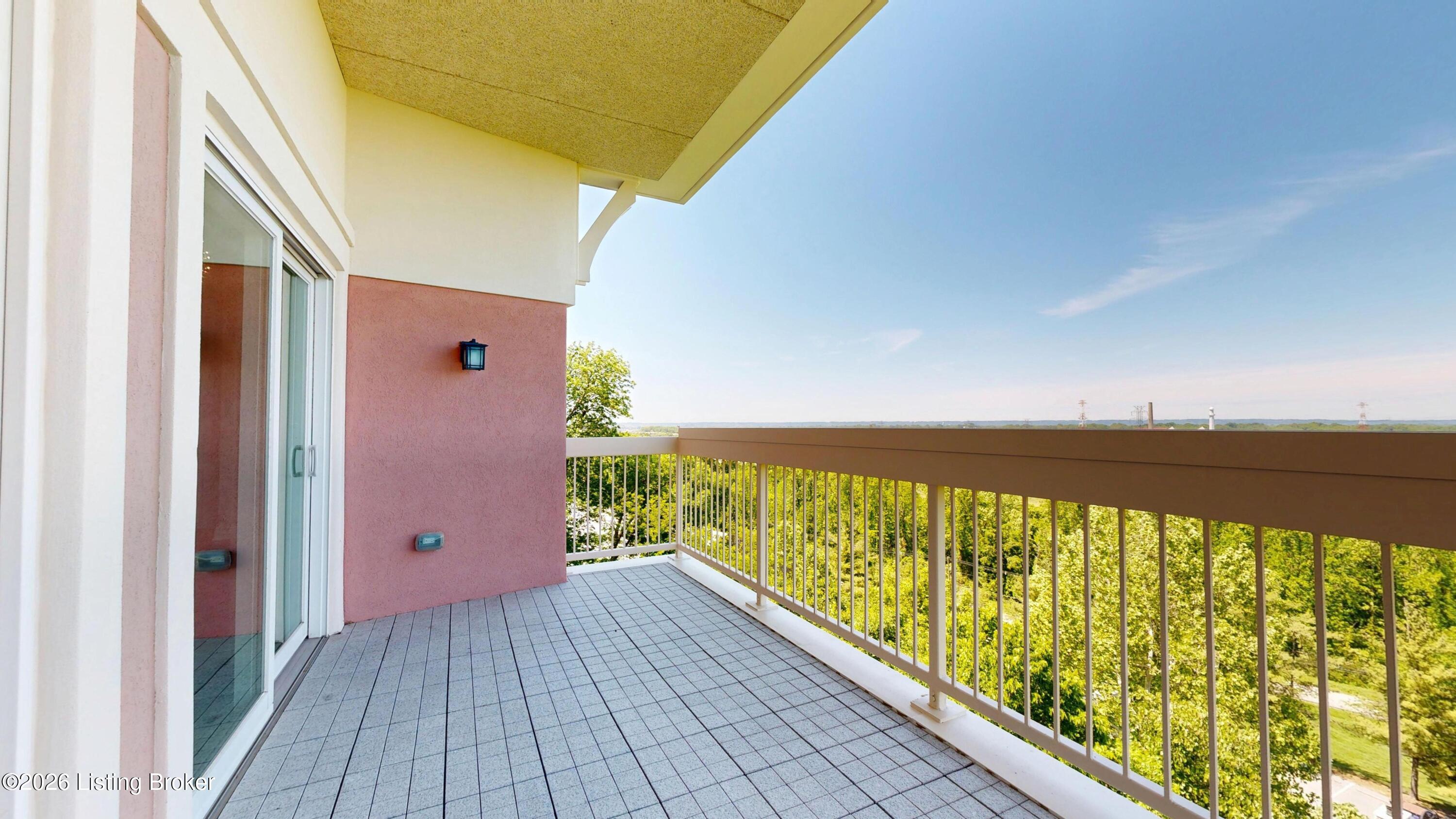 1409 Mockingbird Terrace Dr 403 Property Photo 3
