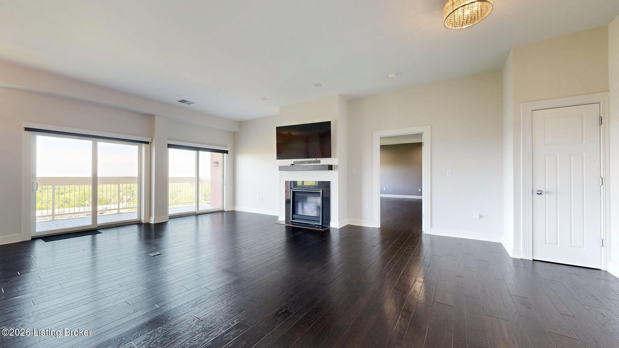 1409 Mockingbird Terrace Dr 403 Property Photo 4