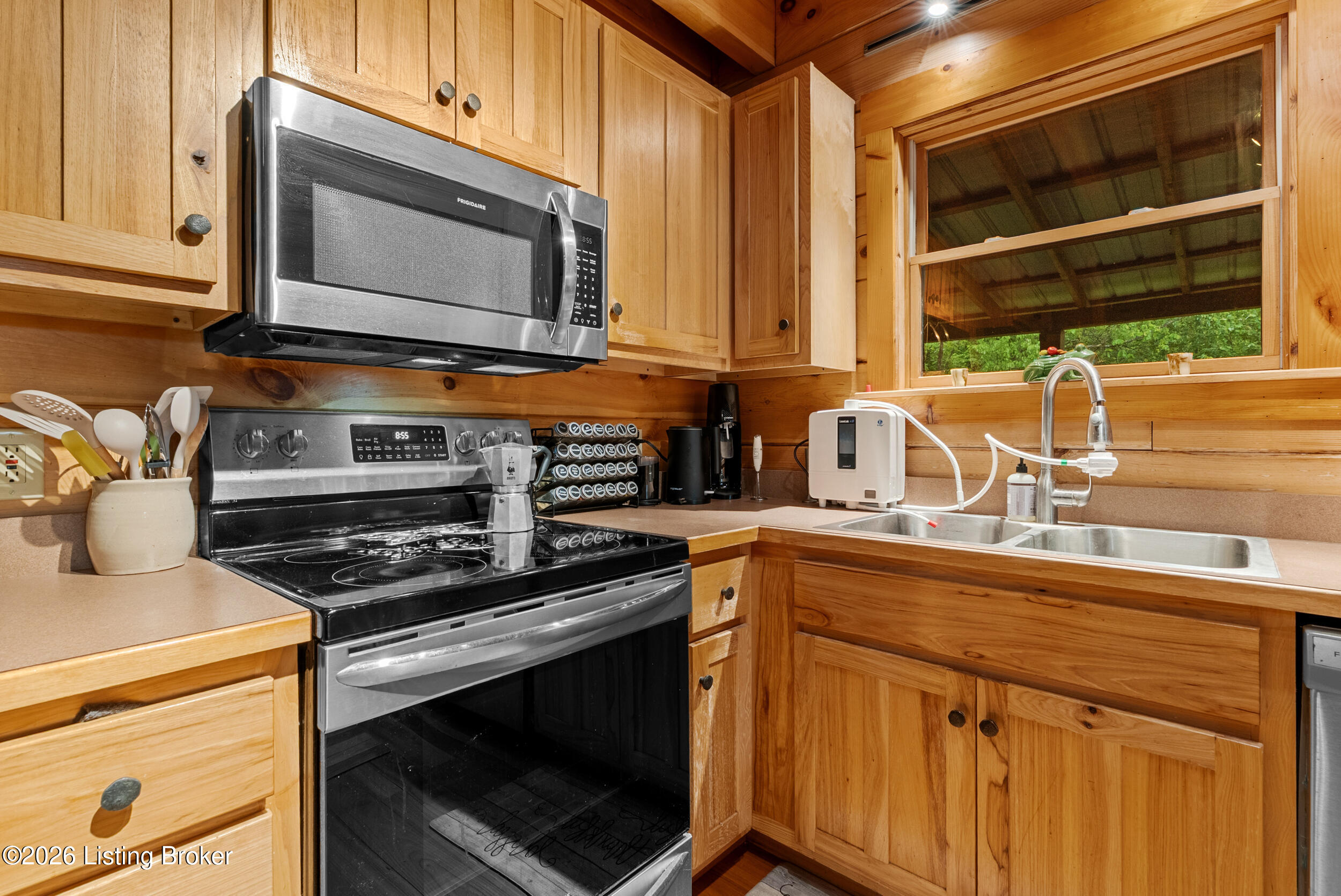 725 Pryors Fork Rd Property Photo 12