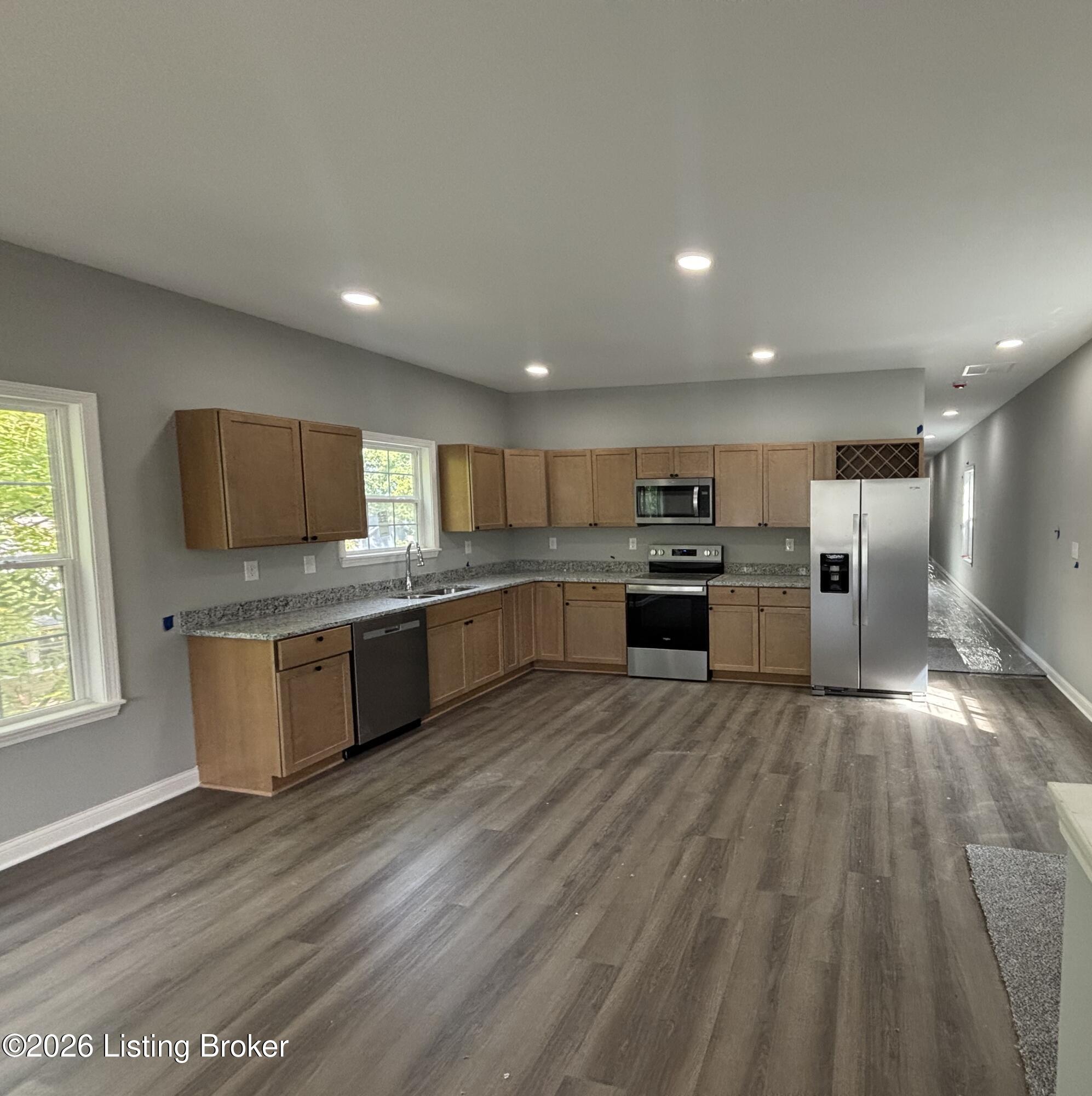 601 E Hill St A & B Property Photo 2