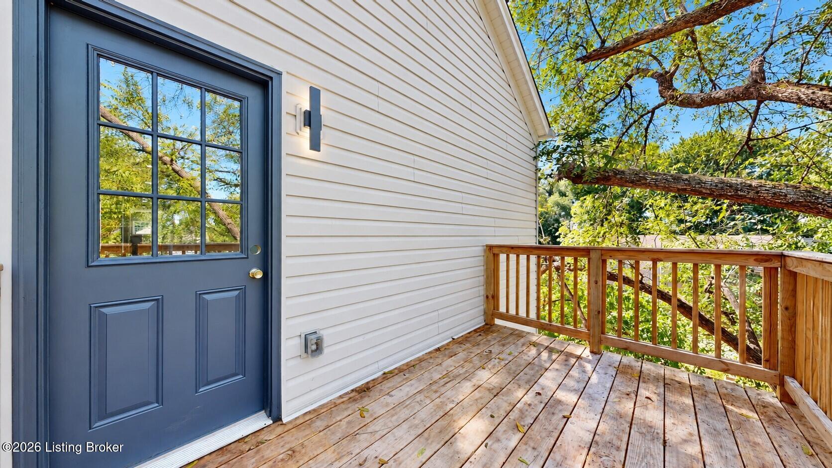 601 E Hill St A & B Property Photo 9
