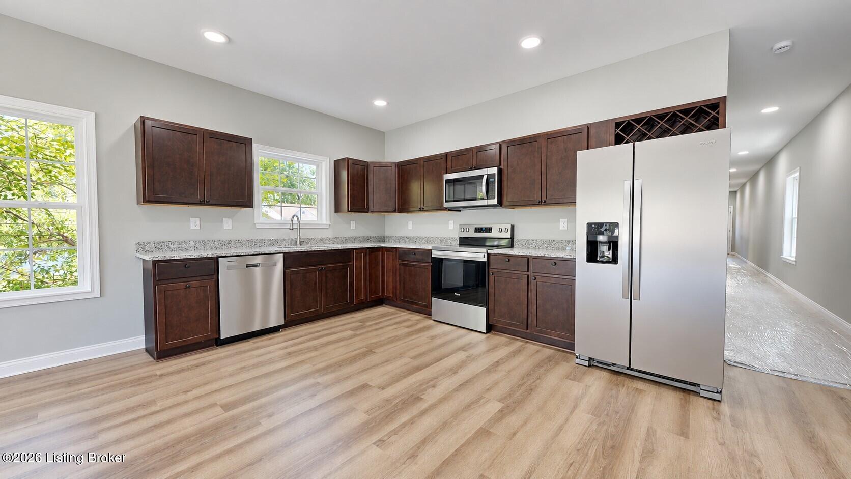 601 E Hill St A & B Property Photo 11