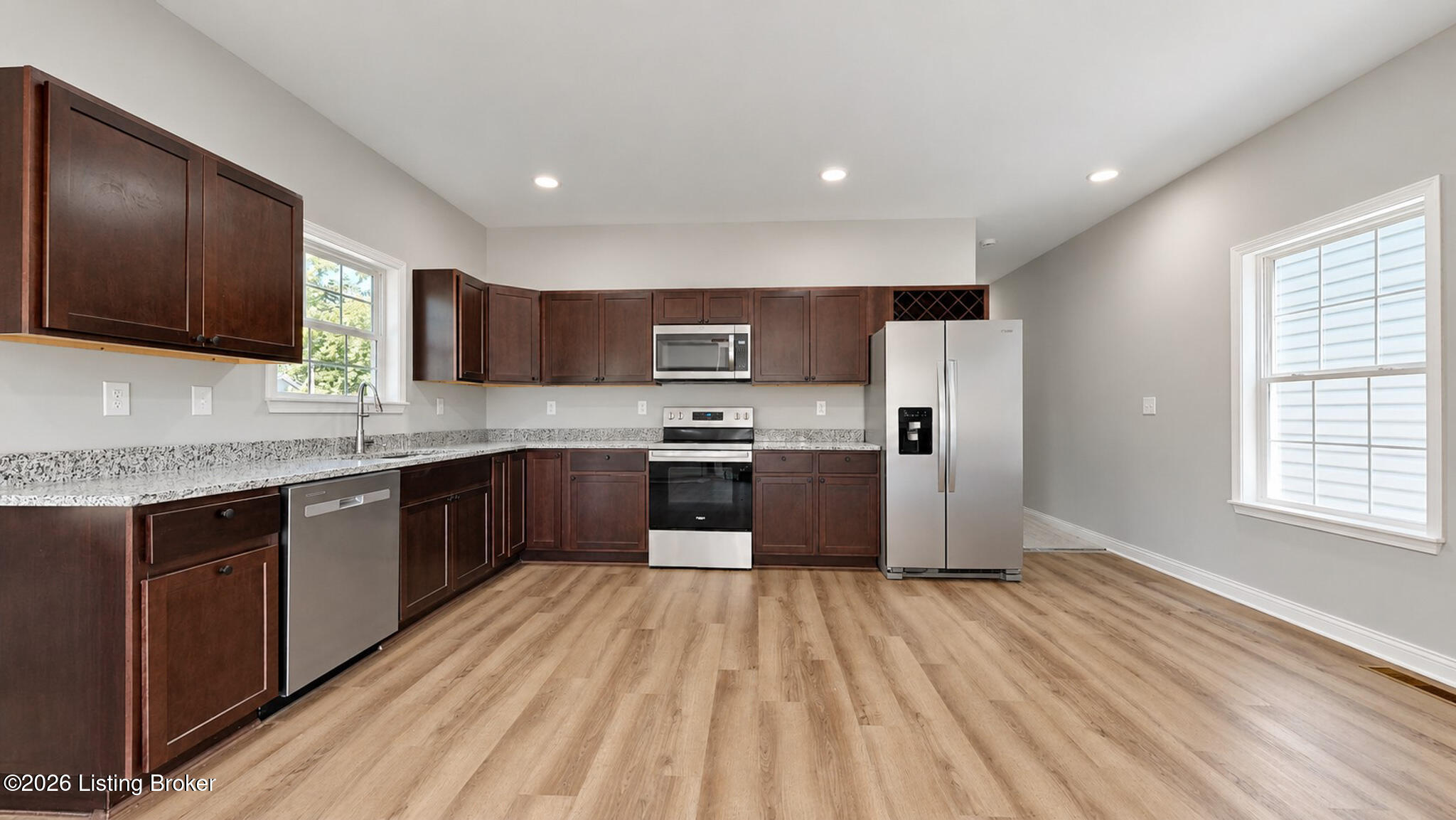 601 E Hill St A & B Property Photo 13