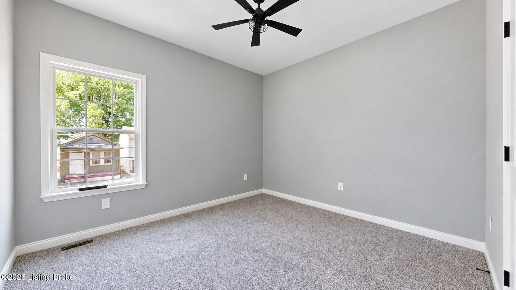 601 E Hill St A & B Property Photo 30