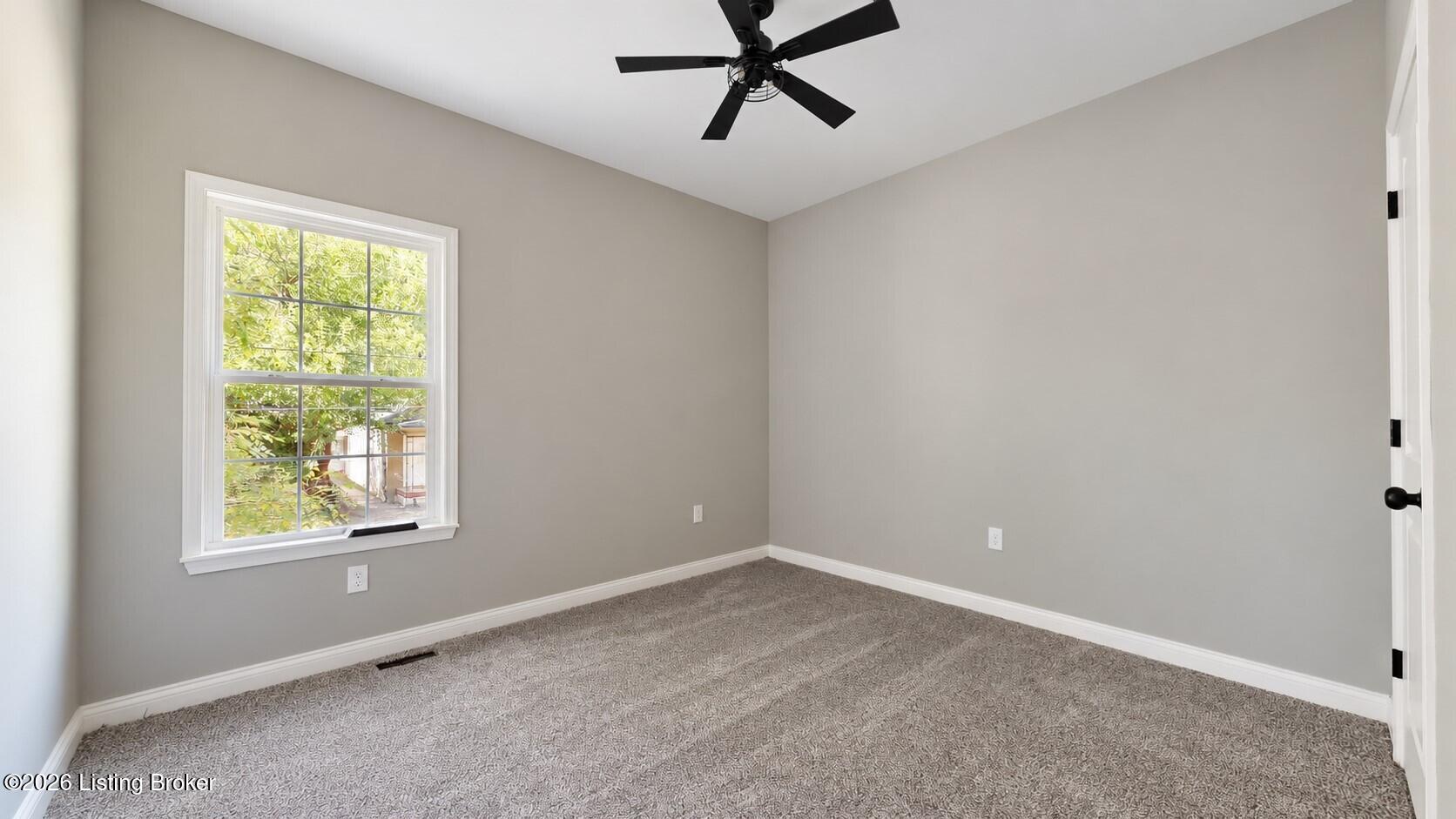 601 E Hill St A & B Property Photo 31