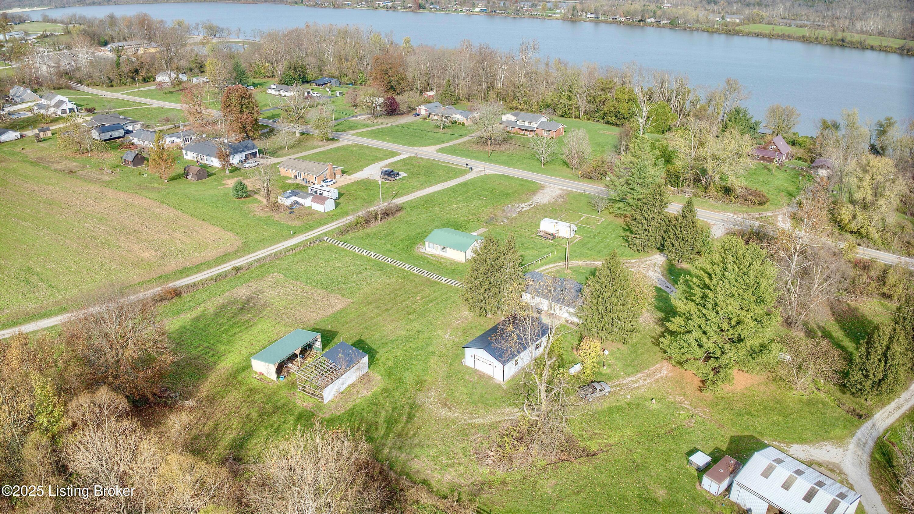 986 Us-42 Property Photo 4