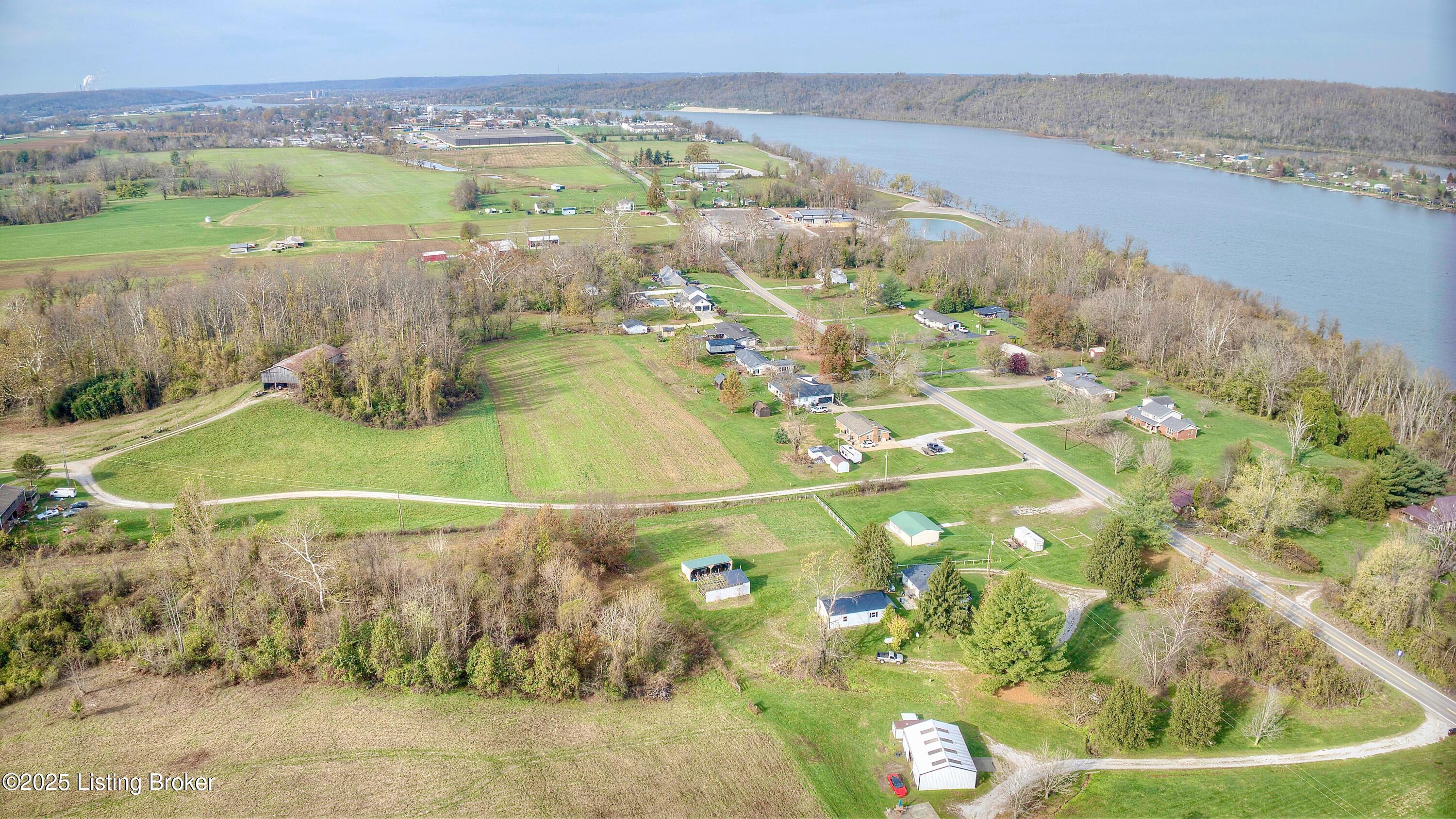 986 Us-42 Property Photo 5