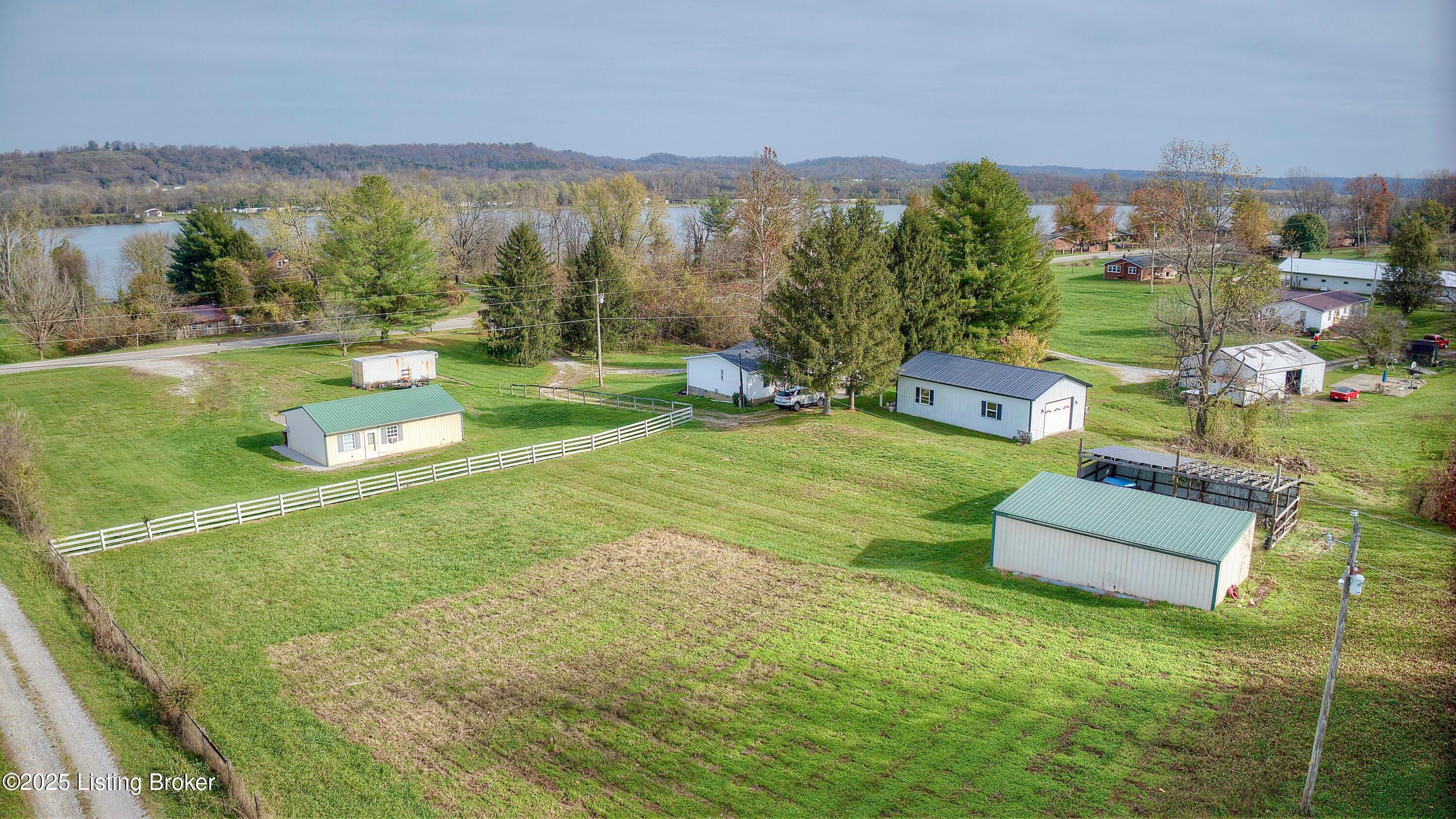 986 Us-42 Property Photo 6