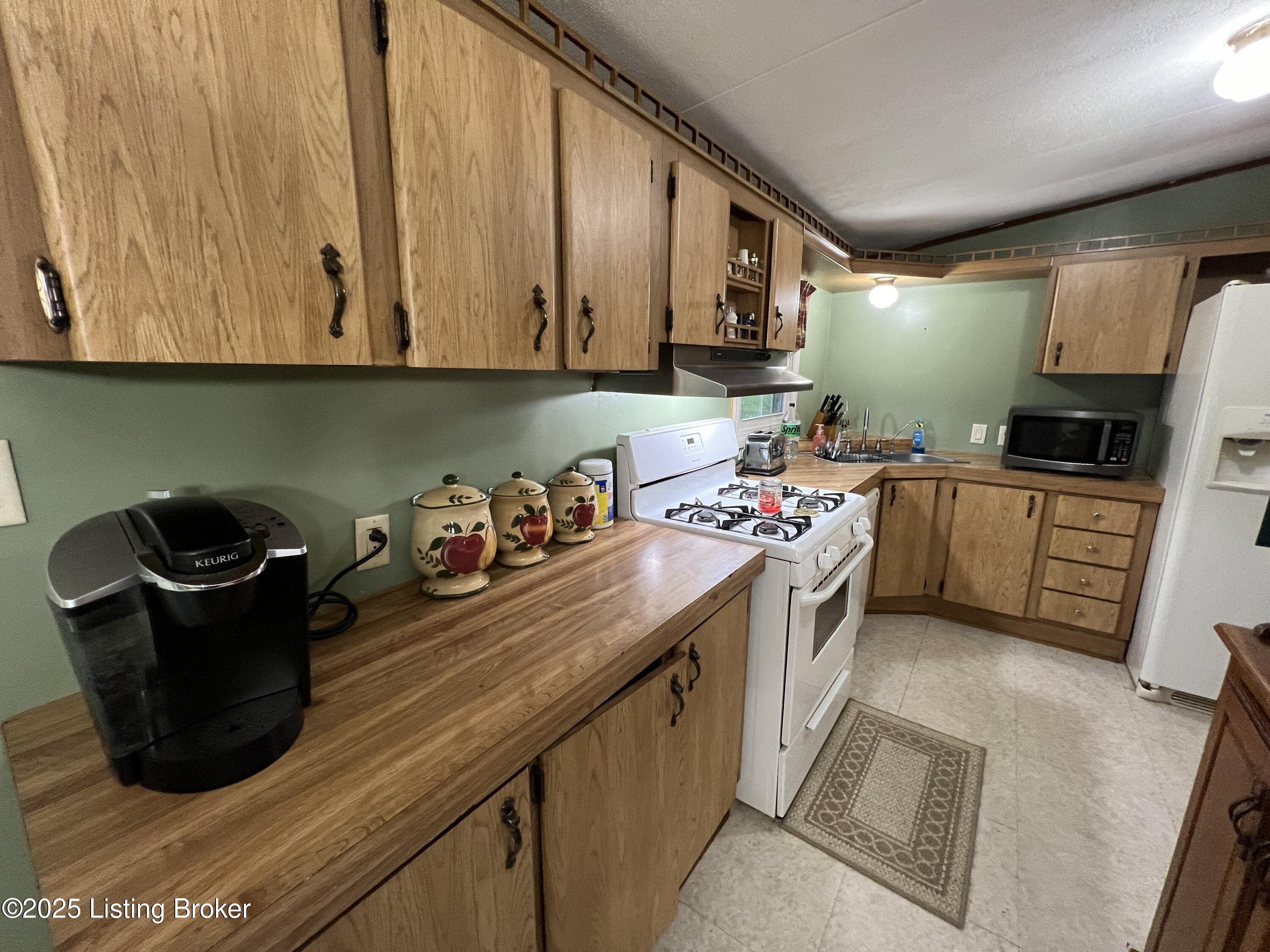 986 Us-42 Property Photo 12