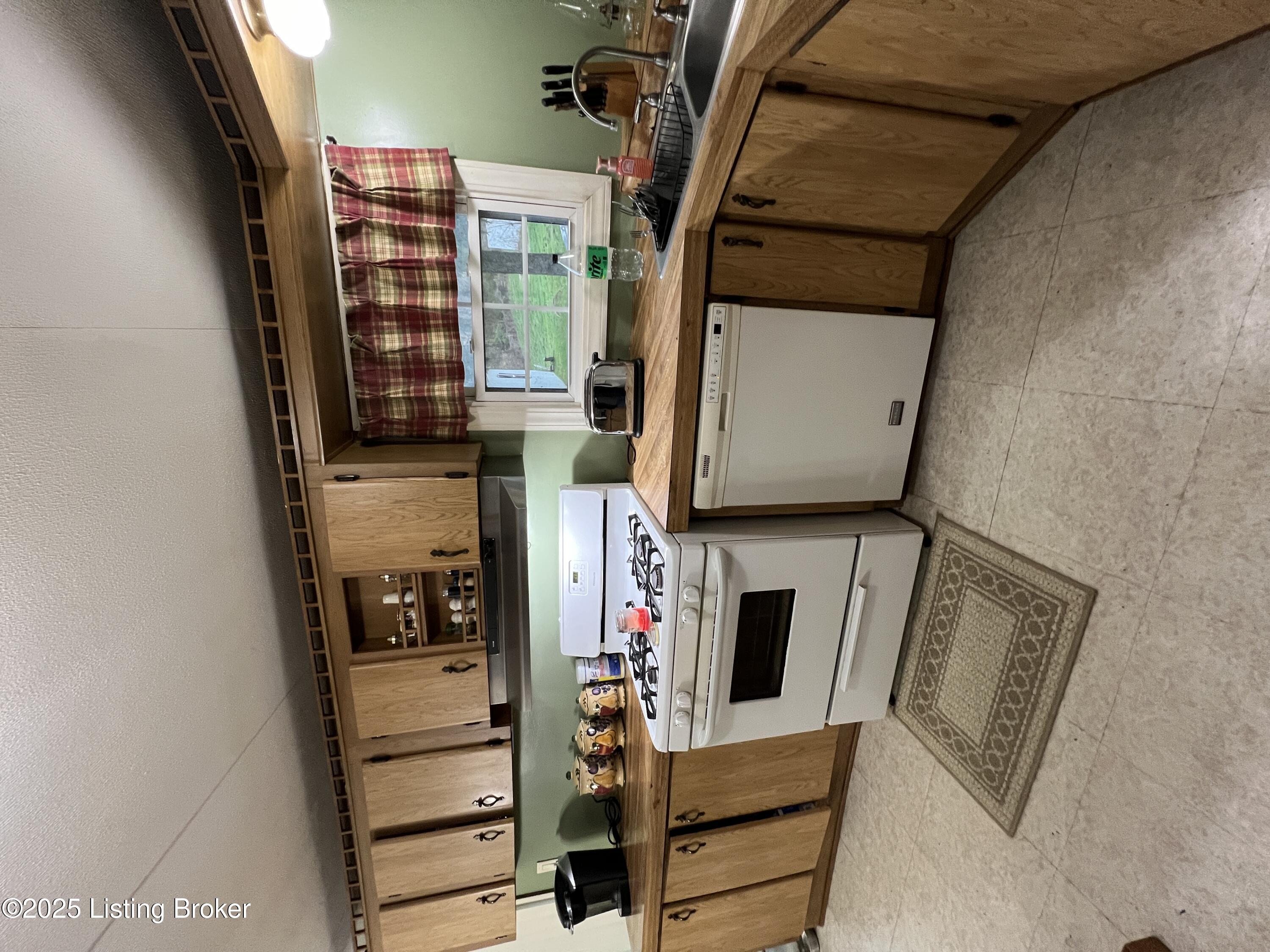 986 Us-42 Property Photo 14