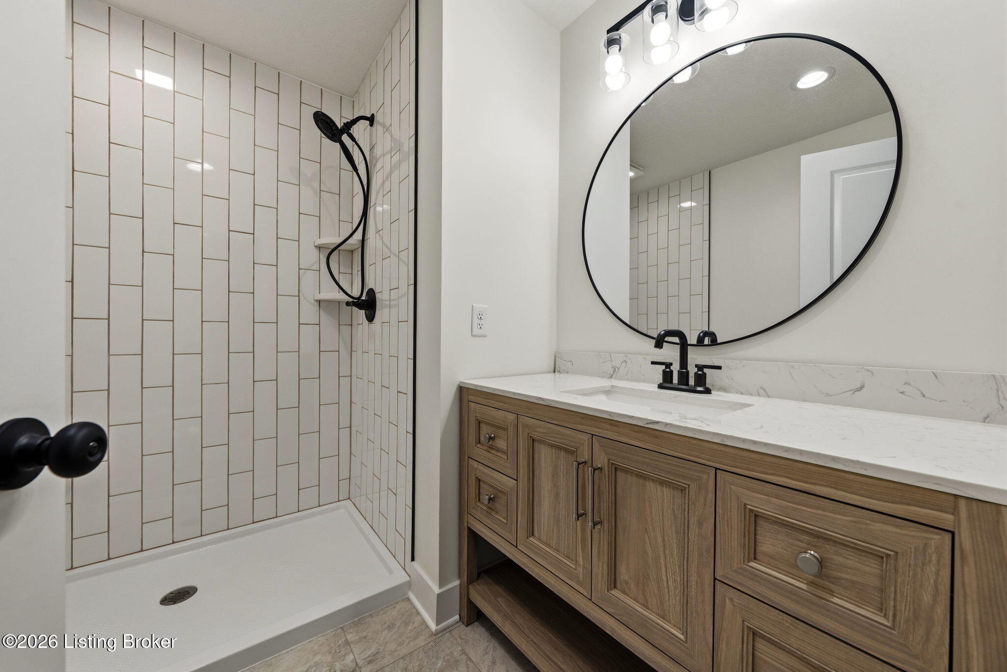 702 1/2 Monin Rd Property Photo 12