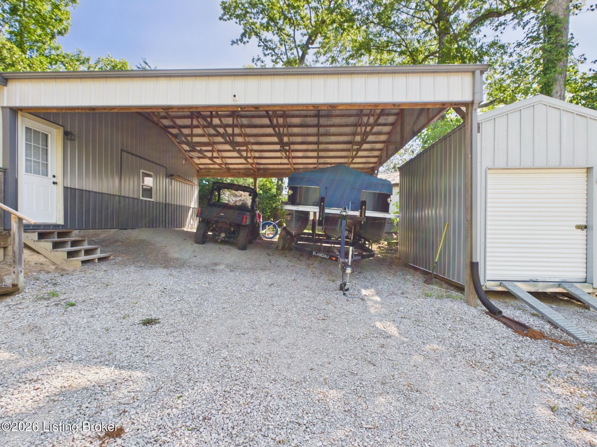 1520 Ambassador Loop Property Photo 3