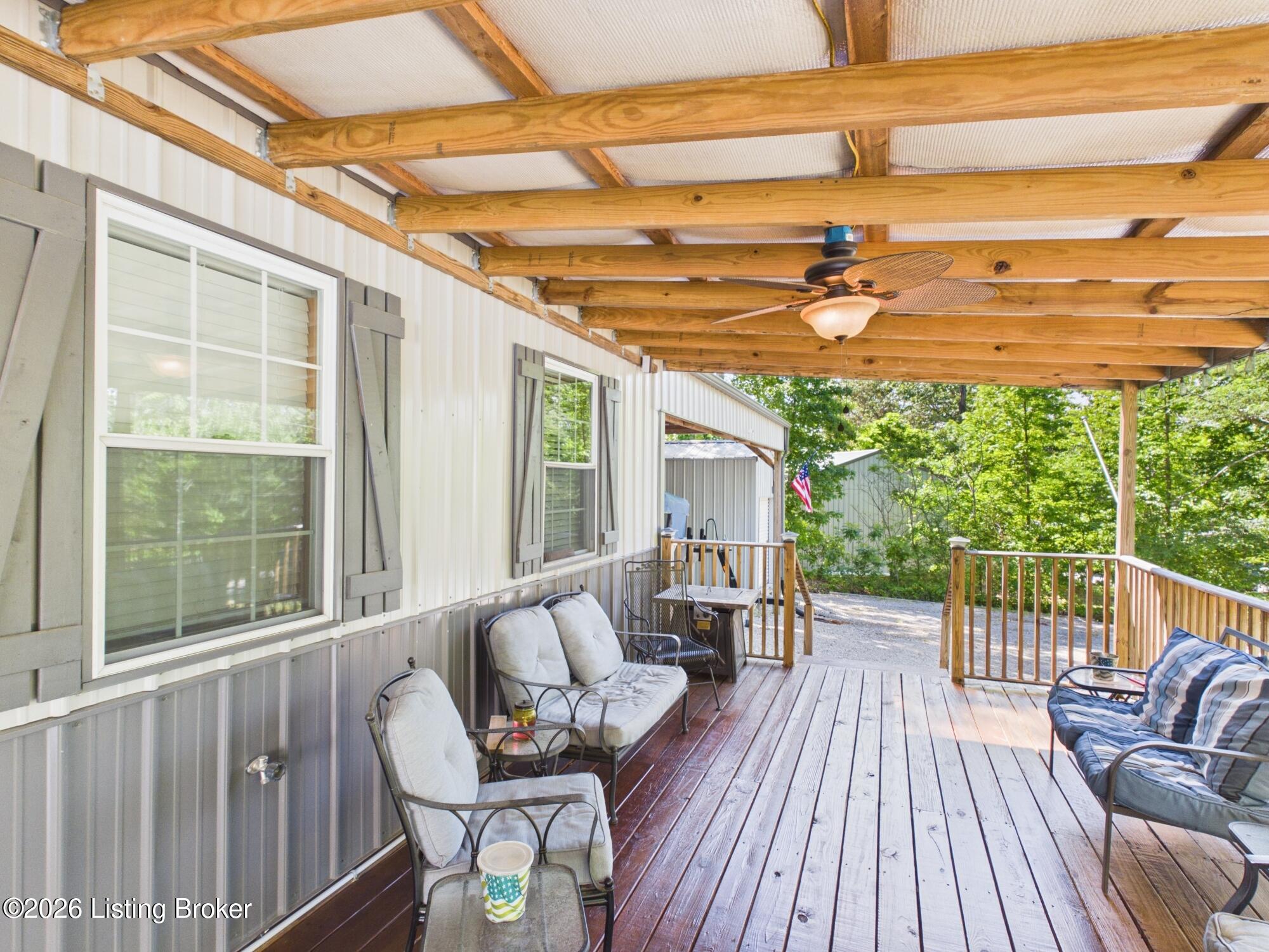 1520 Ambassador Loop Property Photo 8